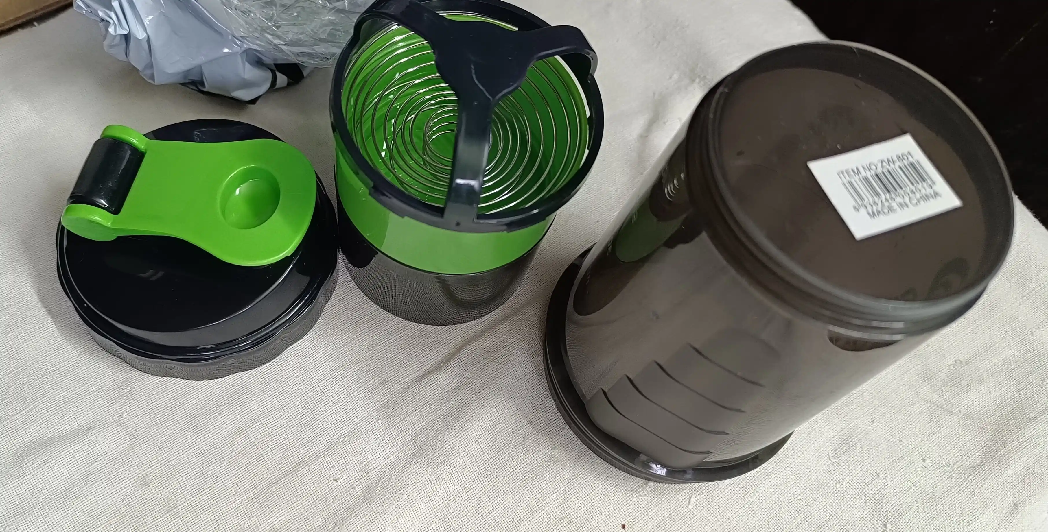 Sport shayker butilkasi, kukun saqlagichi bilan, 500 ml, qo'shimchalar uchun / Zi Store