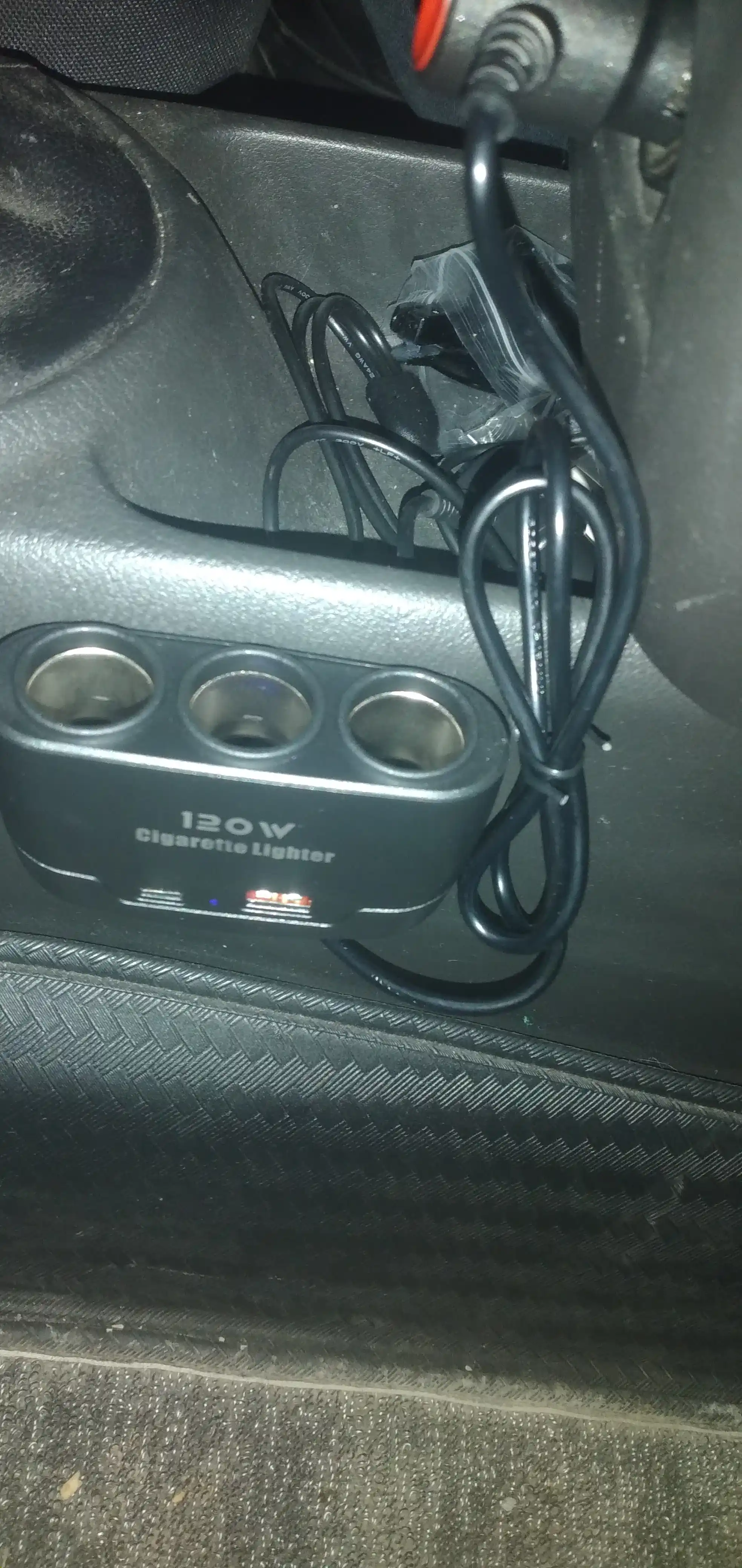Avtomobil zaryadlovchi adapter, 3 ta sigaret ulagichi, USB, Type-C PD quvvatlash, 12V/24V