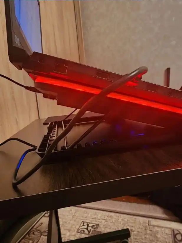 Подставка для ноутбука охлаждающая  с RGB подсветкой
