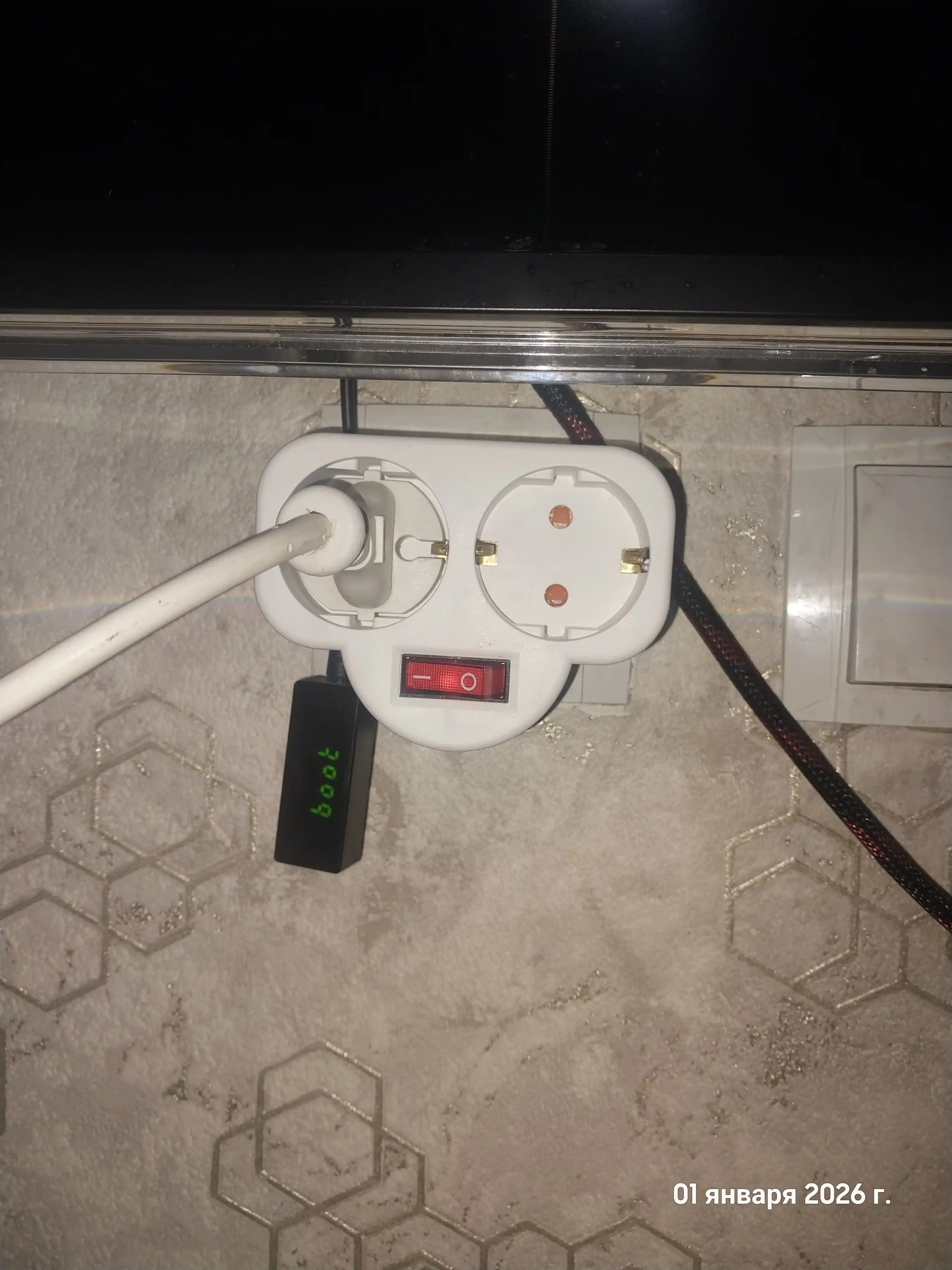 Troynik, perexodnik Beshr, 2/3 rozetka, maxkam korpus, evrovilka, zazemleniyasiz, adapter