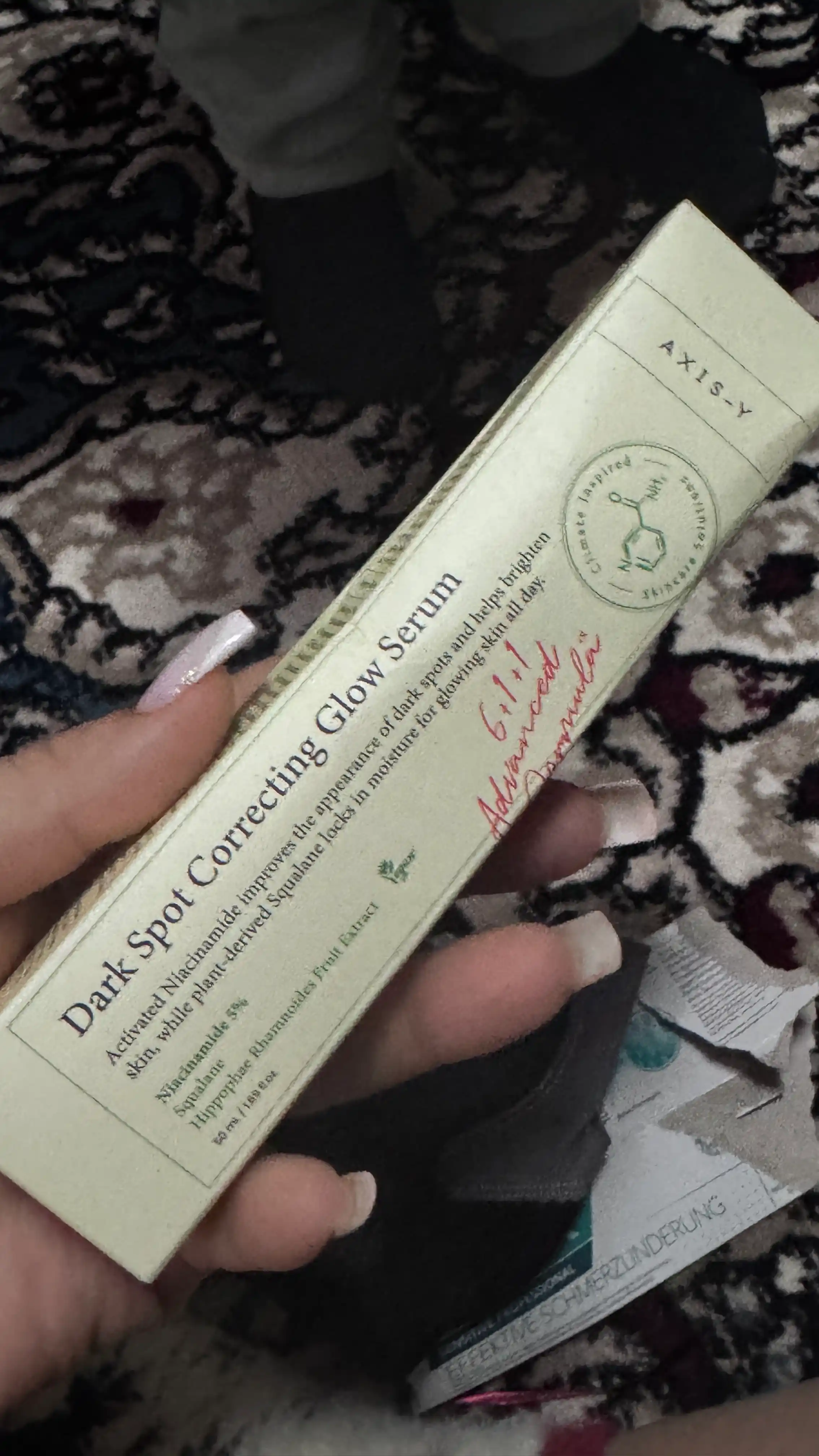 Oqartiruvchi qora nuqtalarga qarshi zardob Dark Spot Correcting Glow Serum, Axis Y, 50 ml