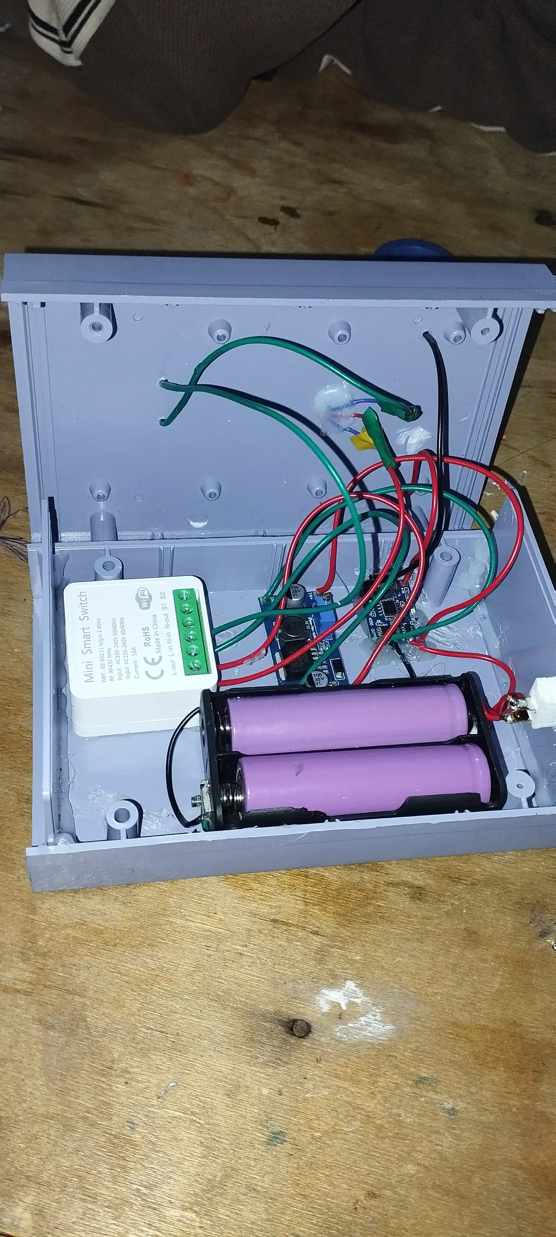 Ikki diapazonli WiFi+RF433 rele, Tuya Smart/Smart Life, Alisa