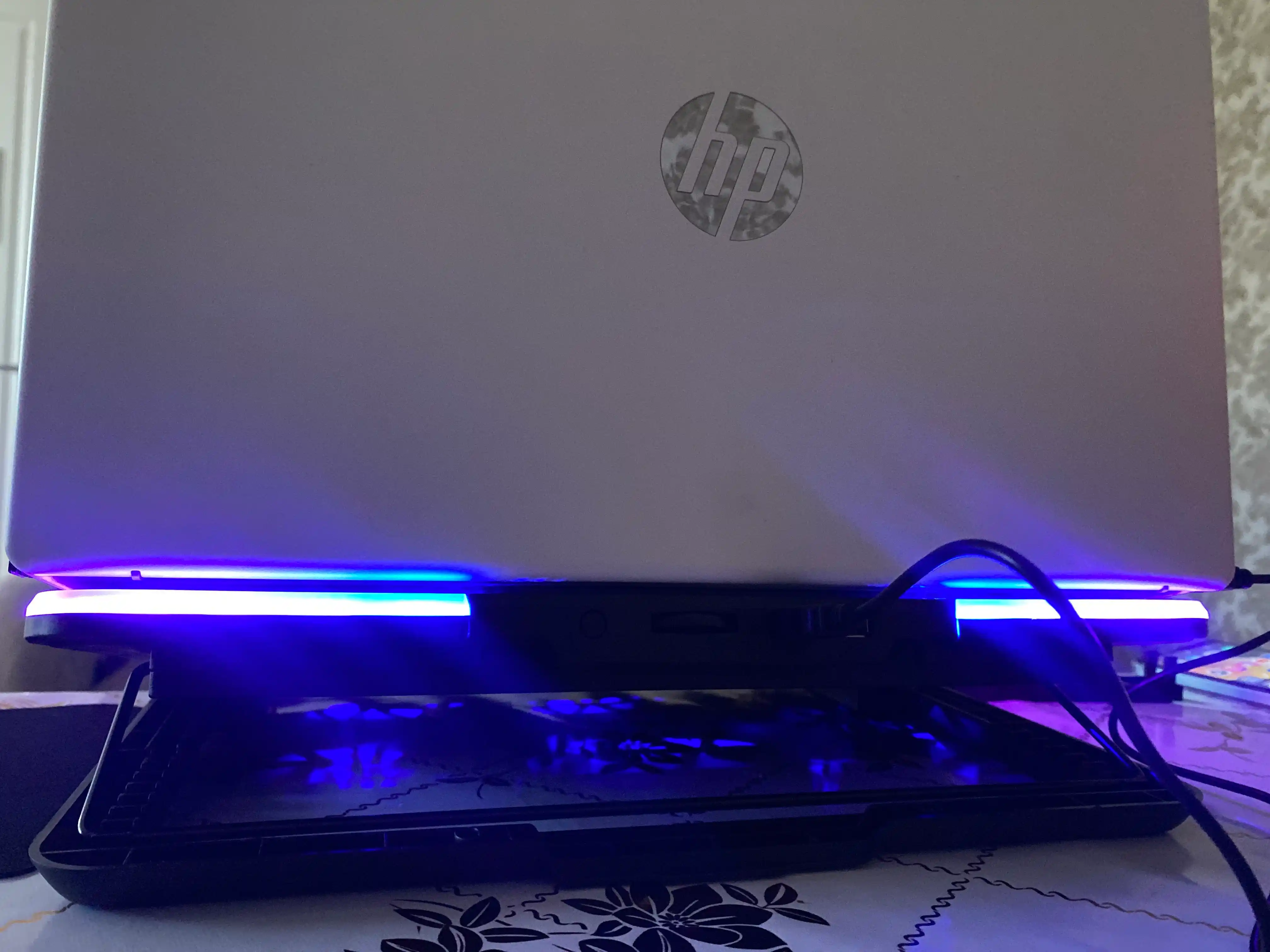 Подставка для ноутбука охлаждающая  с RGB подсветкой