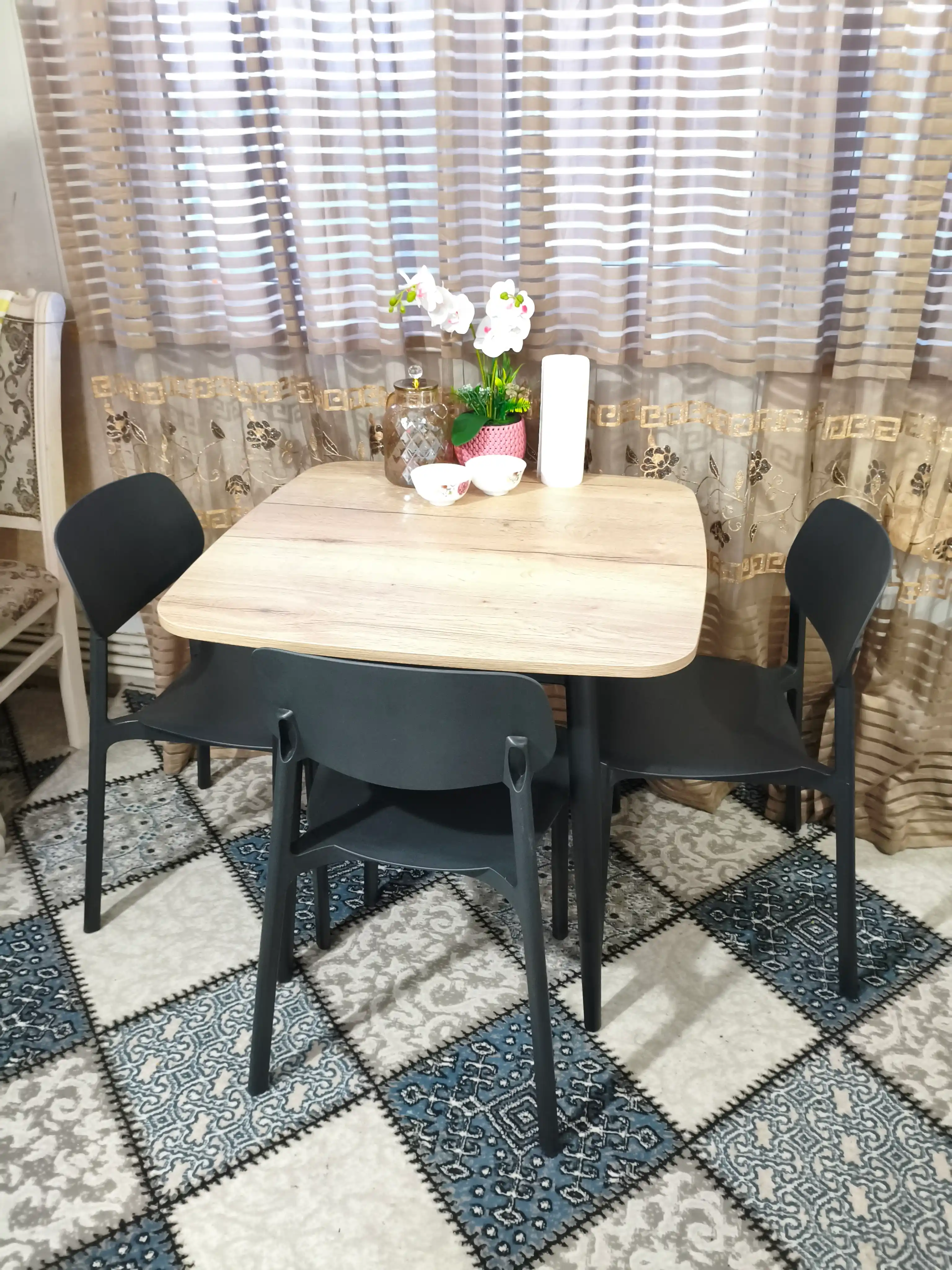 AIKO Oslo ovqatlanish stoli, uy va ofis uchun oshxona stoli