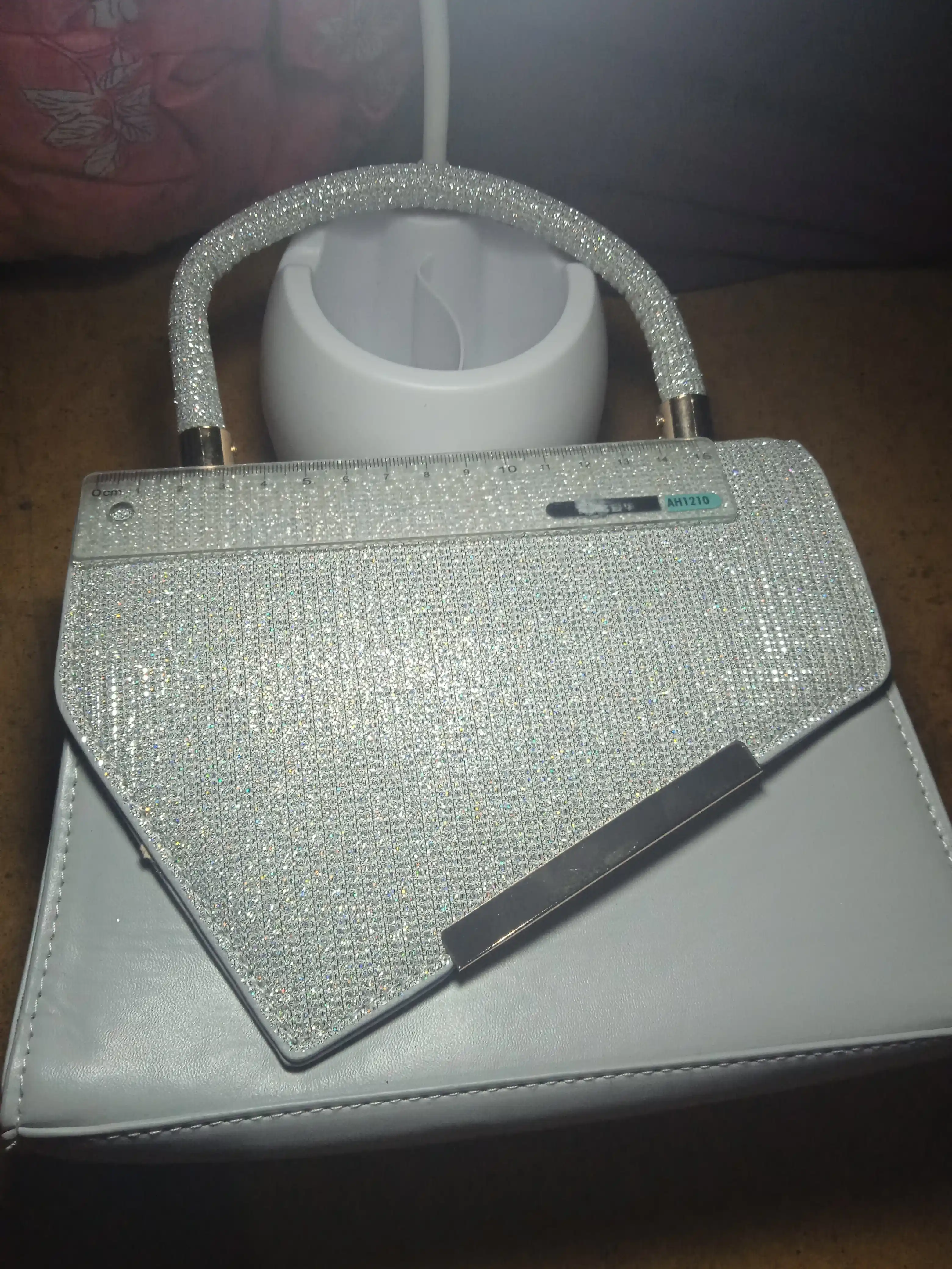 Ayollar va qizlar uchun zamonaviy yelka sumkasi, eko charm, 5 rang, o'lchami 17x21 sm