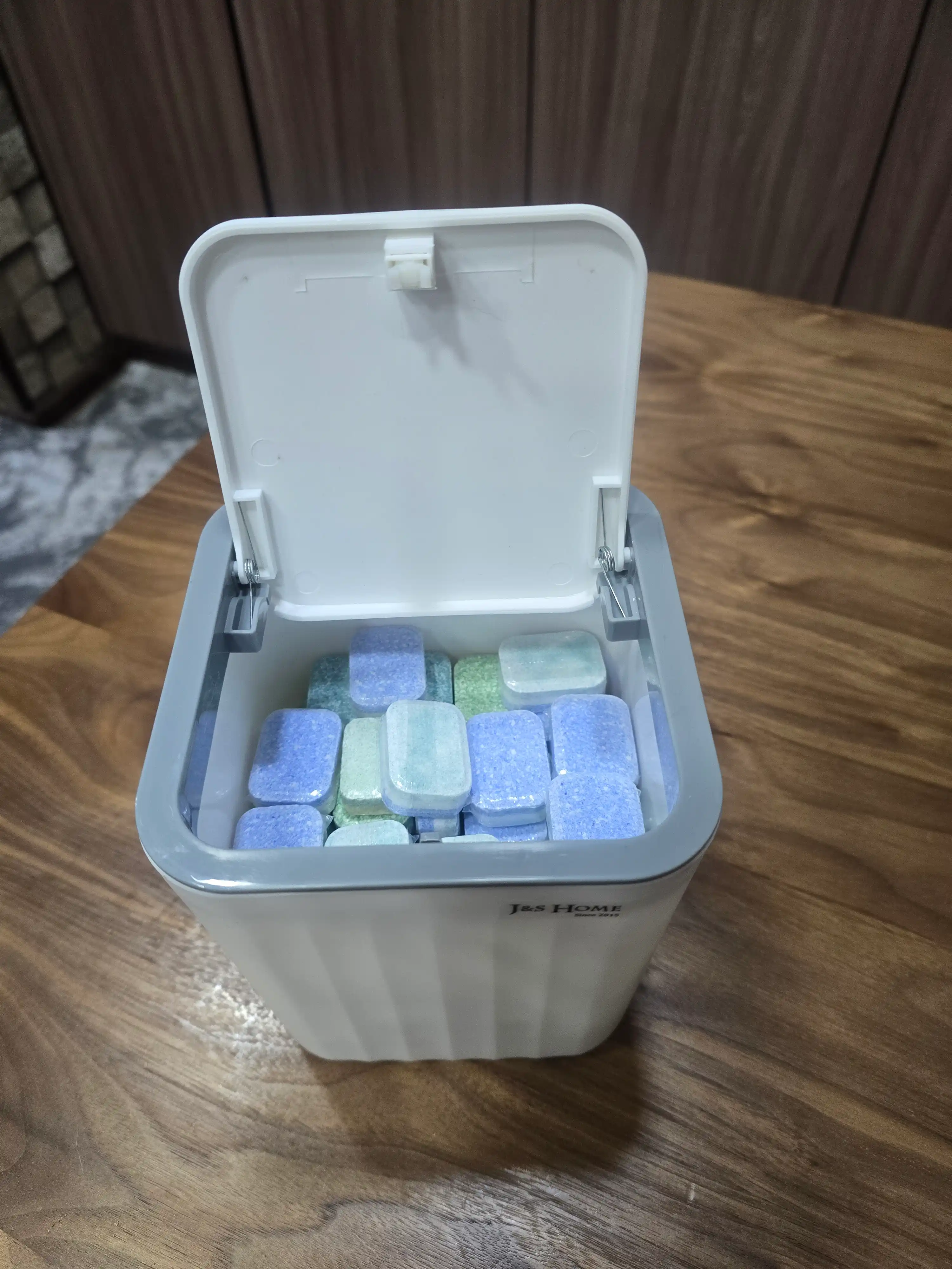 Qopqoqli stol usti chiqindi chelagi, J&S Home “Volna”, 2,6 l, oshxona va ofis uchun