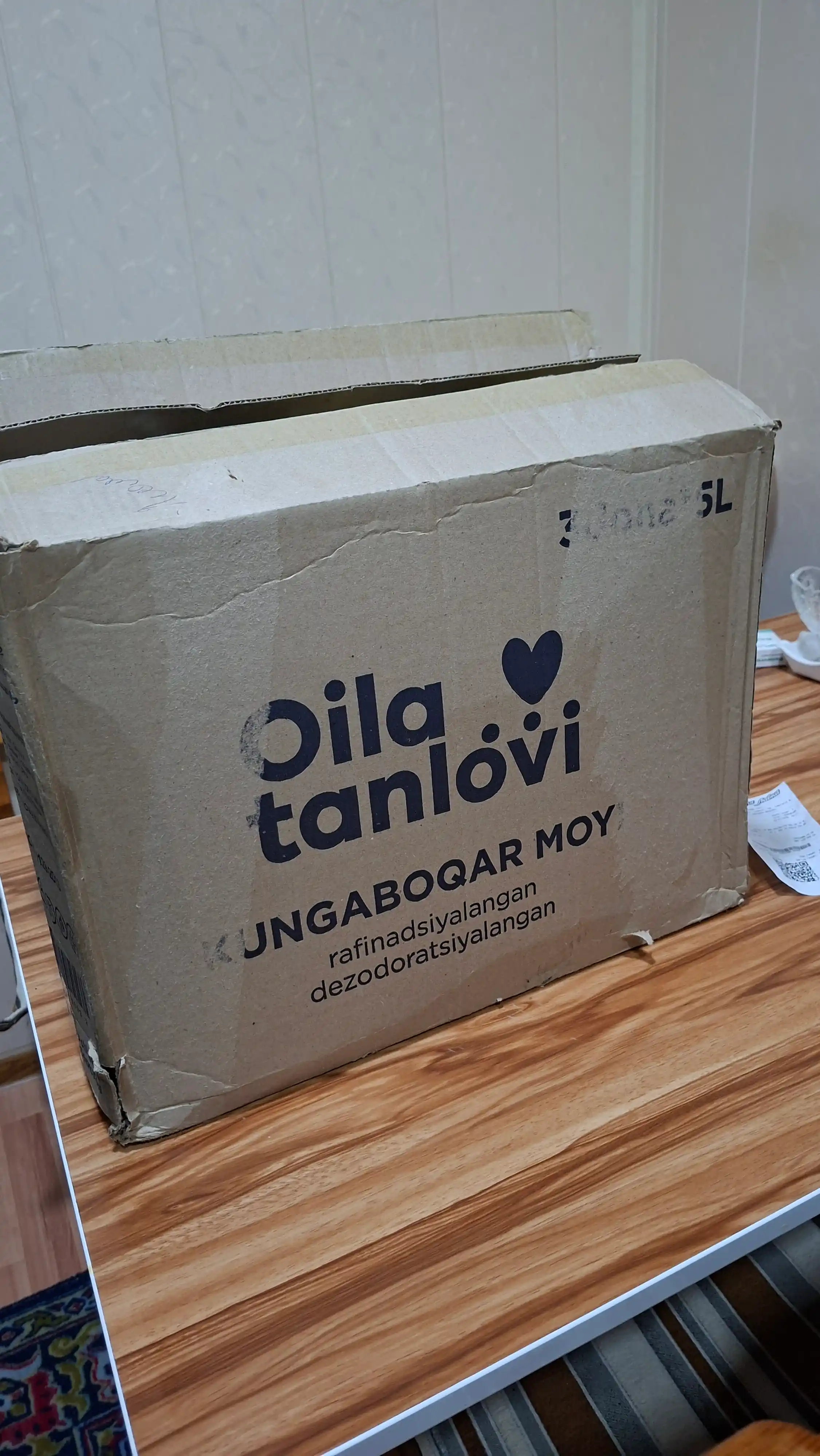 Oila tanlovi kungaboqar yog‘i, tozalangan va hidlari yo‘qotilgan, 5 litrdan 6 dona.