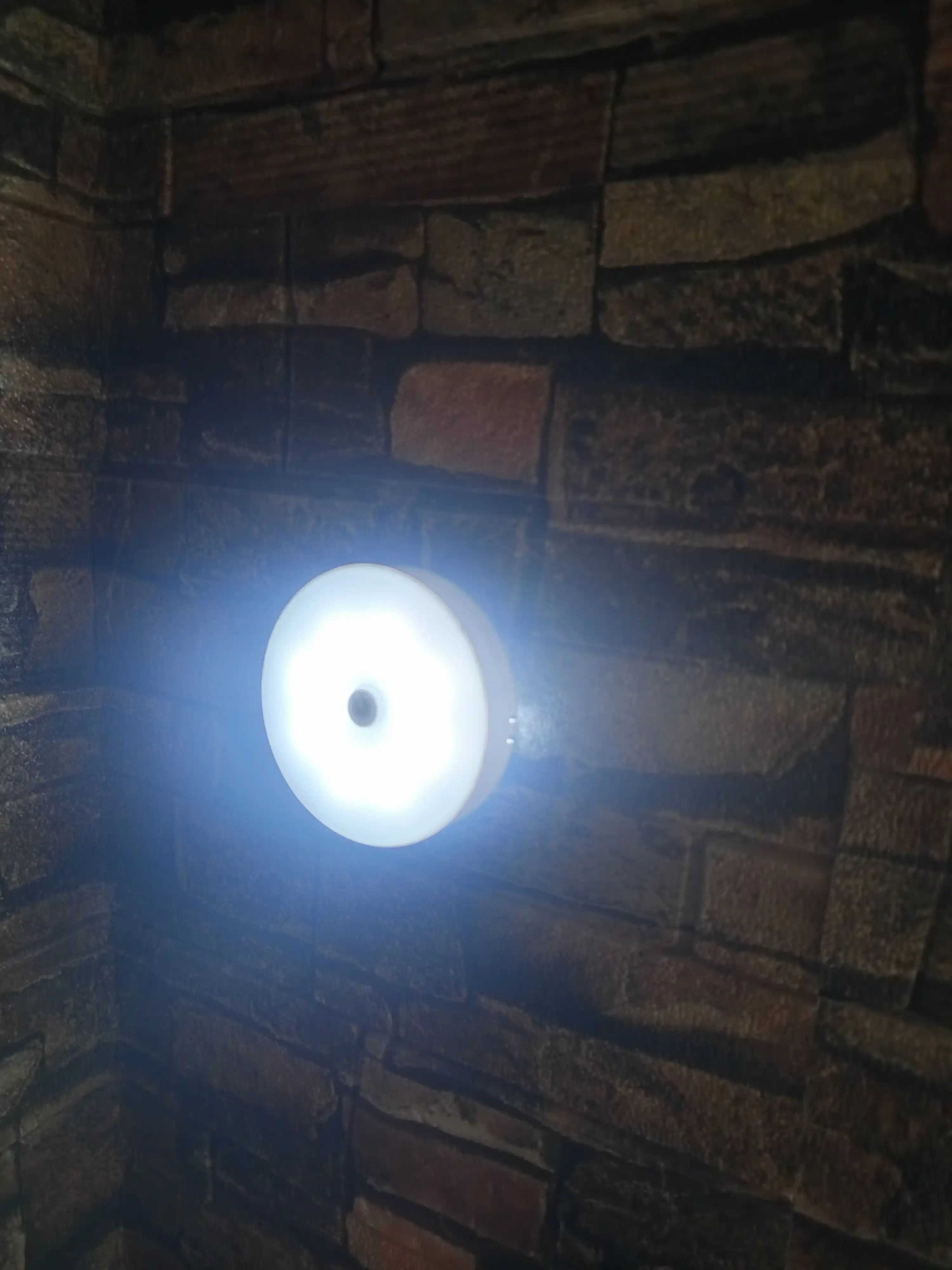Simsiz LED chiroq, tungi yorug'lik, harakat sensori bilan chiroq, tungi lampa, svetilnik