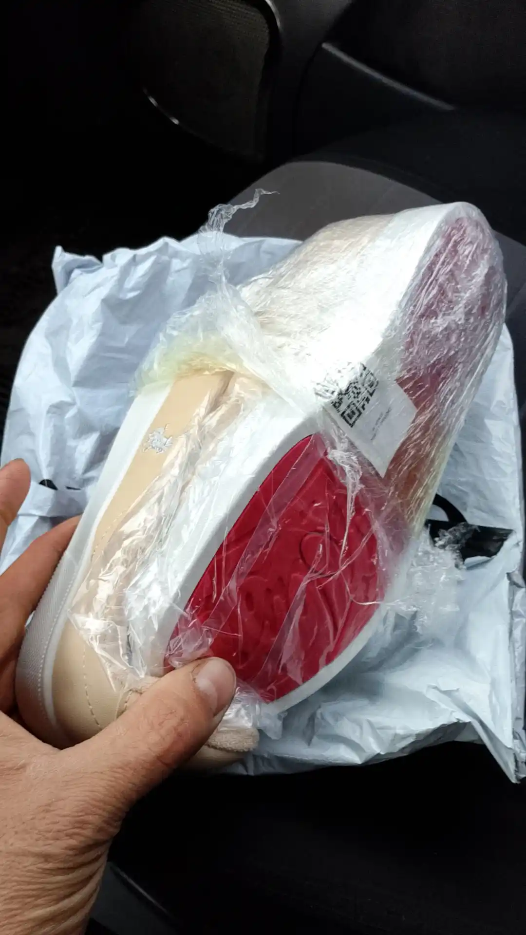 Sifati zo'r bo'lgan nachosli ayollar Louboutin krossovkalari. Olcham 36-41