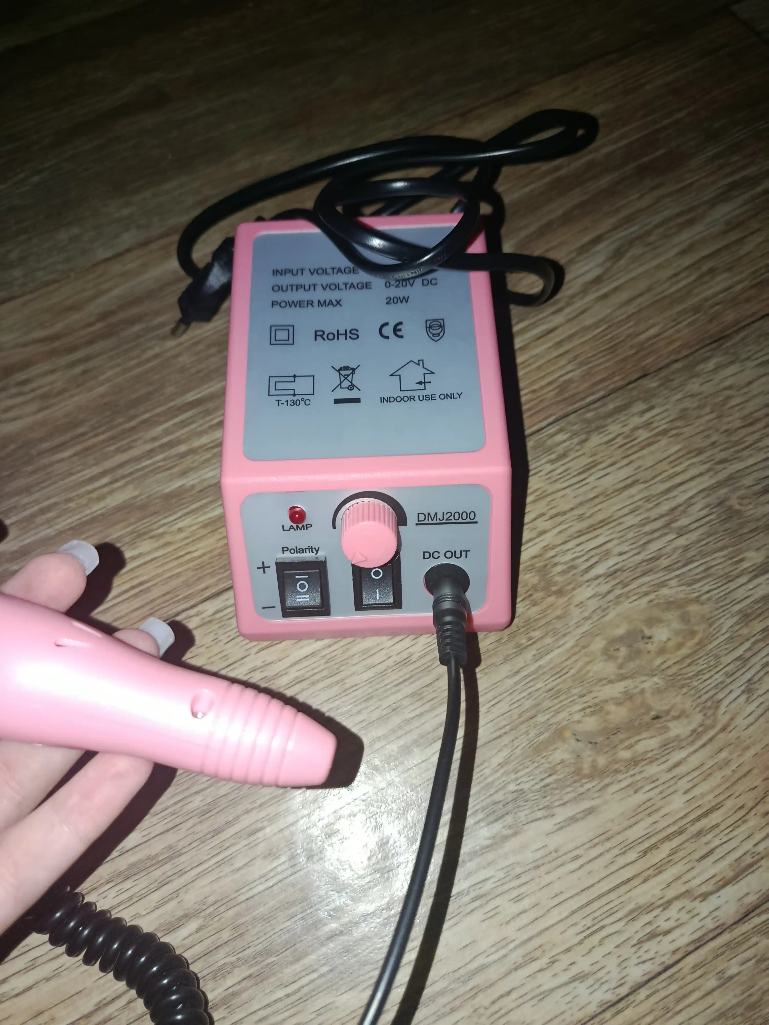 Manikyur va pedikyur uchun nasadkali portativ apparat