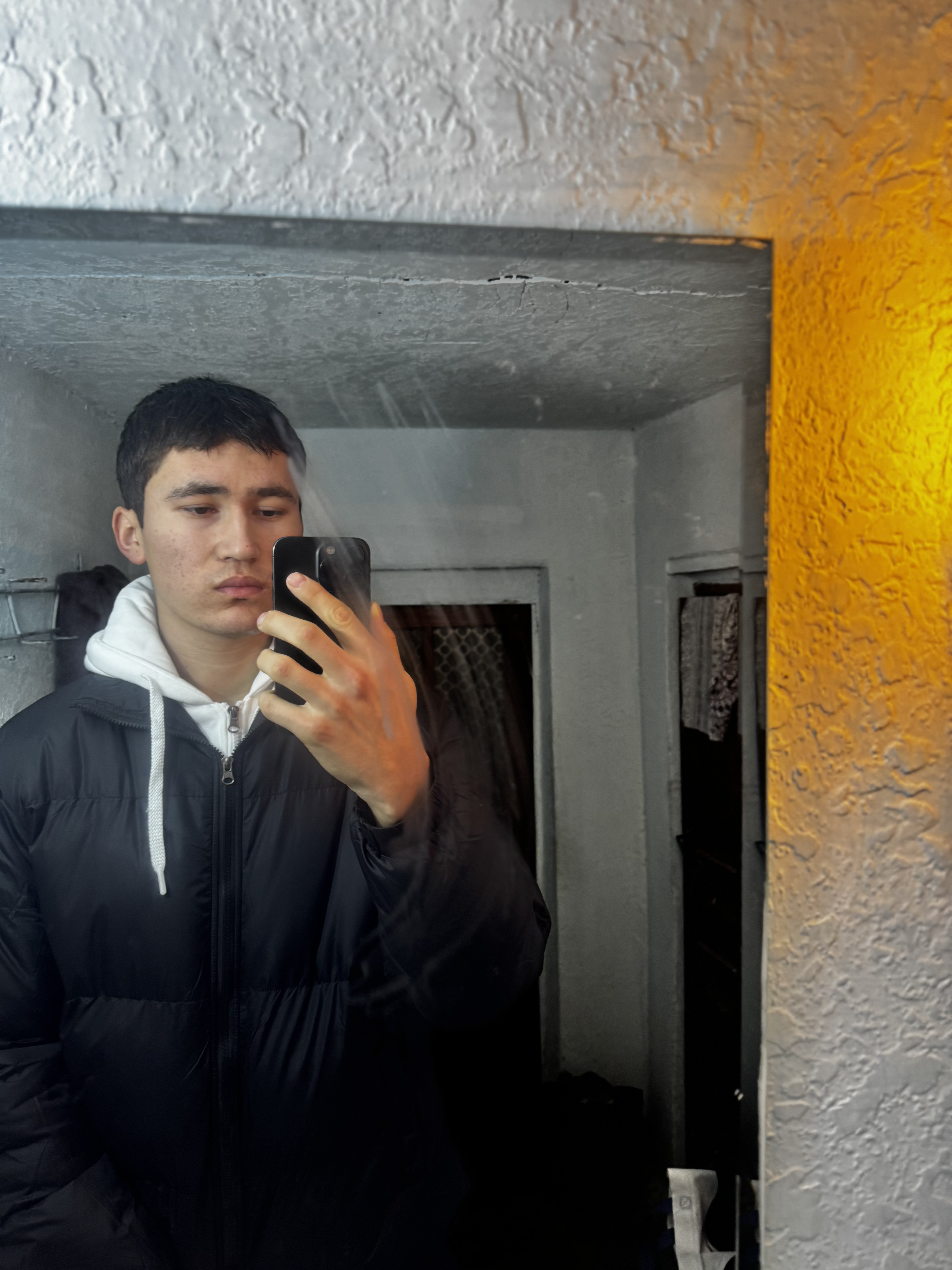 Ikki zamokli va qalpoqli qishki kurtka, Urban authentic