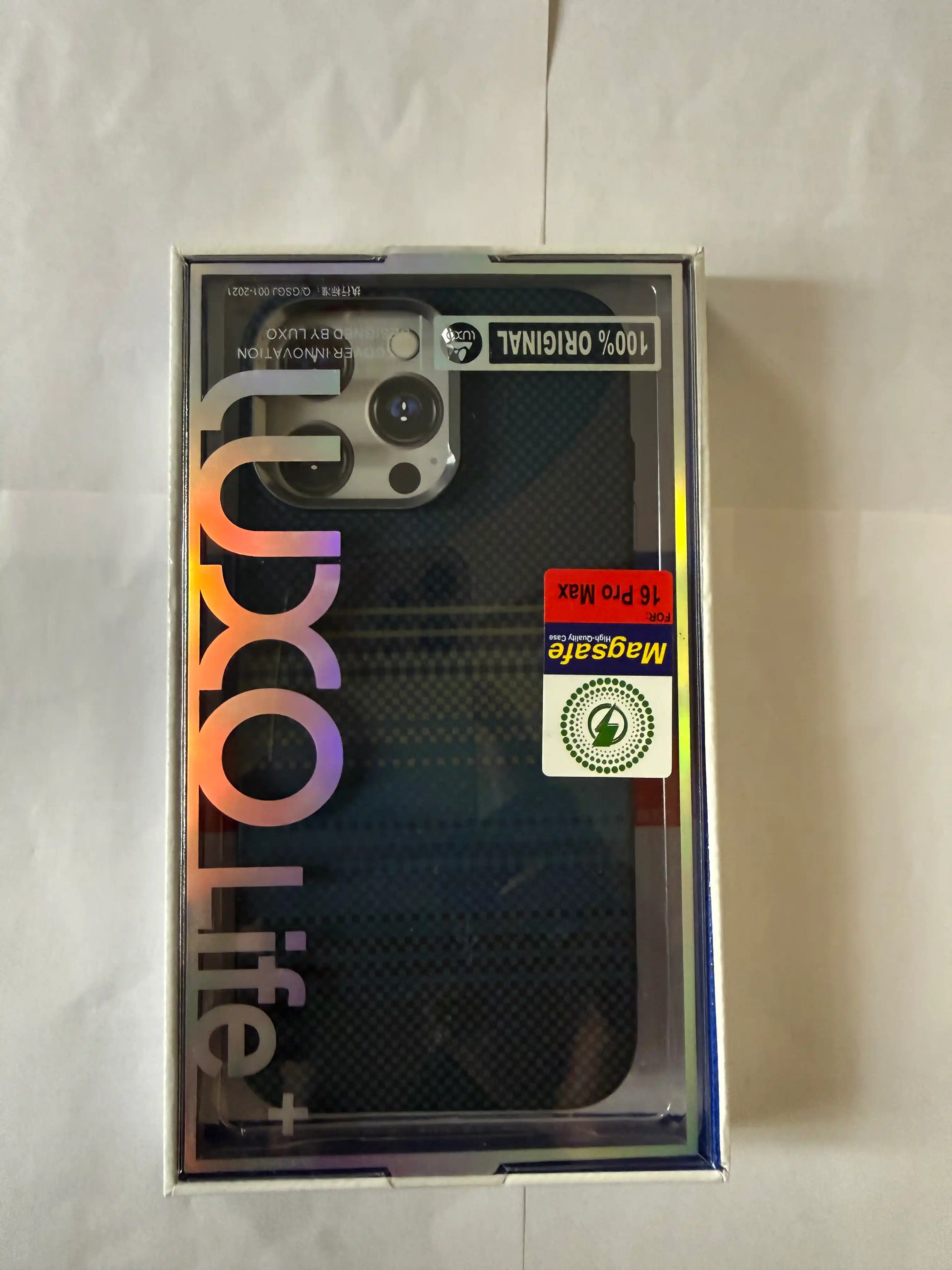 Чехол для iPhone 13, 14, 15, 16, 17 Pro, Max с MagSafe имитация карбона