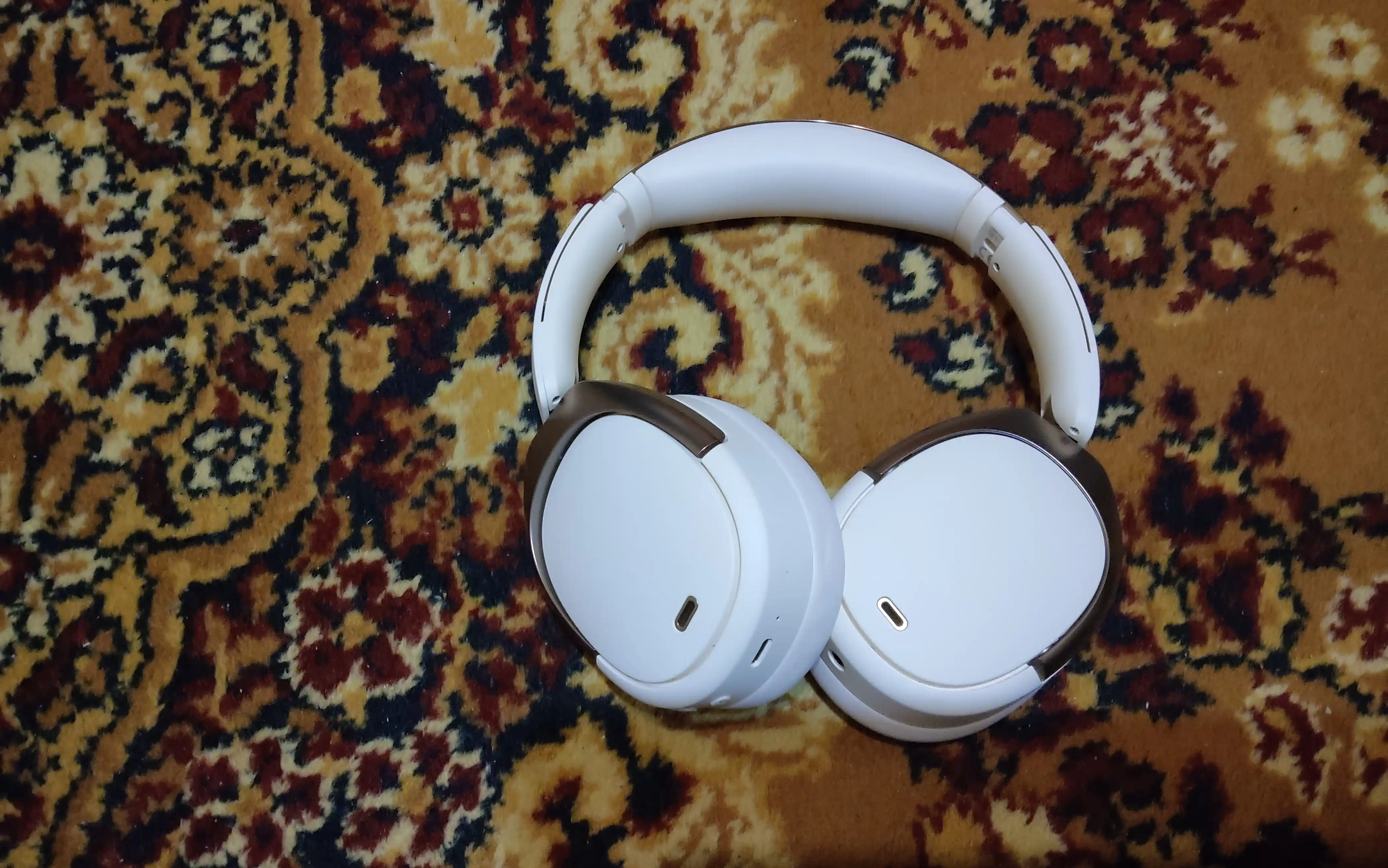 Беспроводные наушники Edifier WH950NB