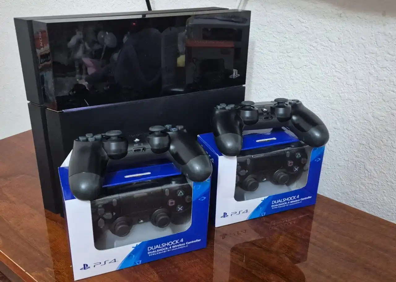 O'yin konsoli PS4 Sony Playstation4 11.00 Versiya vzlom Avtohen 4,donaJoystik,15 ta o'yin