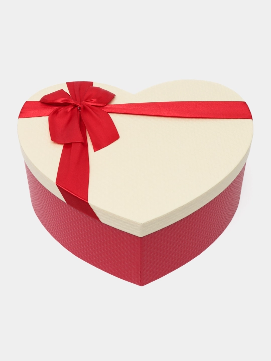 Подарочная коробка сердце. Красная gift box. Коробка для подарка