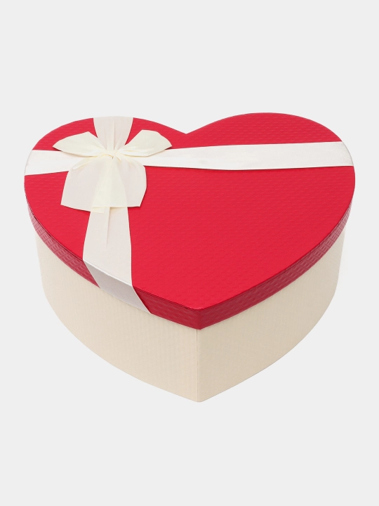 Подарочная коробка сердце. Красная gift box. Коробка для подарка