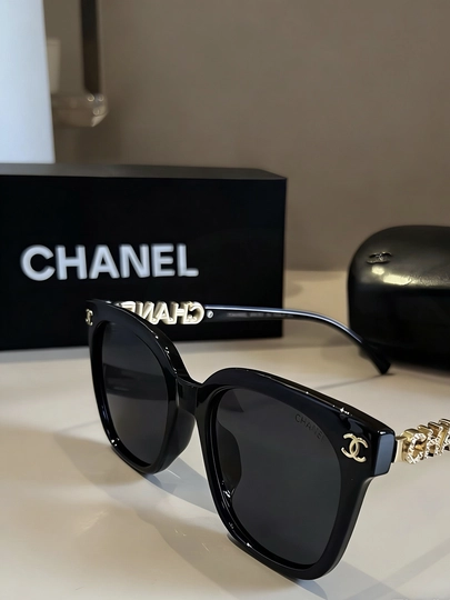 Женские солнцезащитные очки Chanel