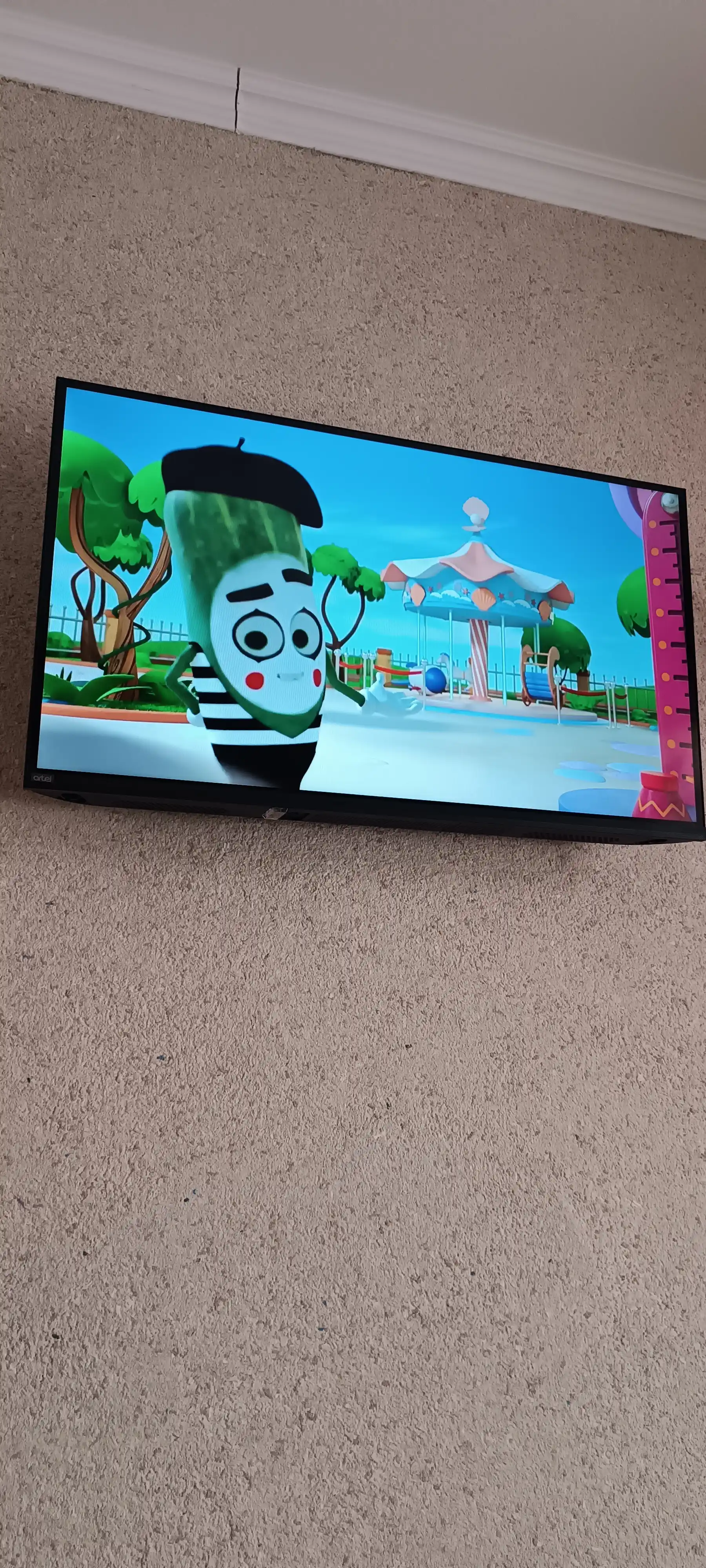 Smart Artel A32NHCH001 32" HD televizor, ovozli qidiruv pulti