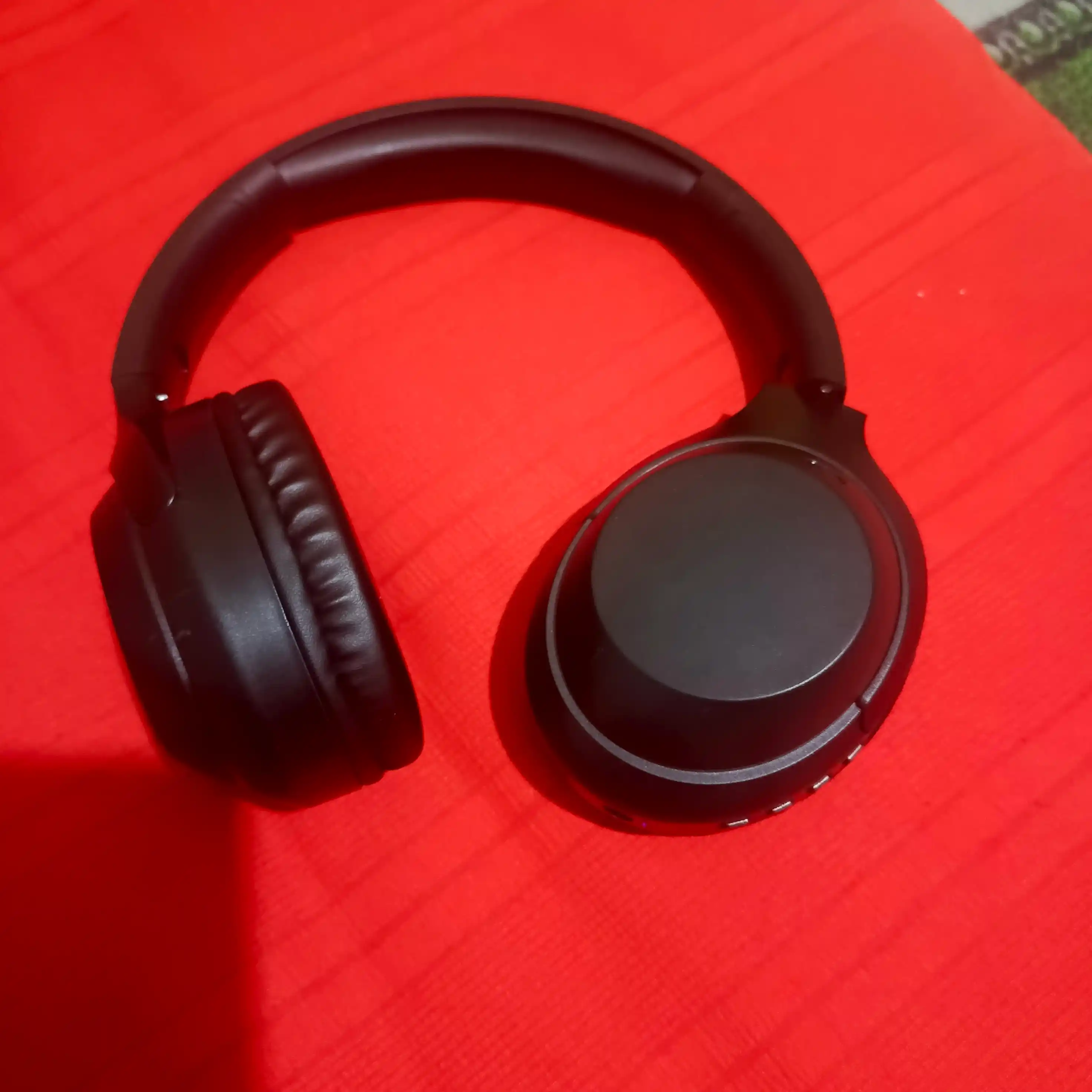 Simsiz quloqchin Bluetooth – to‘liq o‘lcham, mikrofonli, SD karta va radio C2235