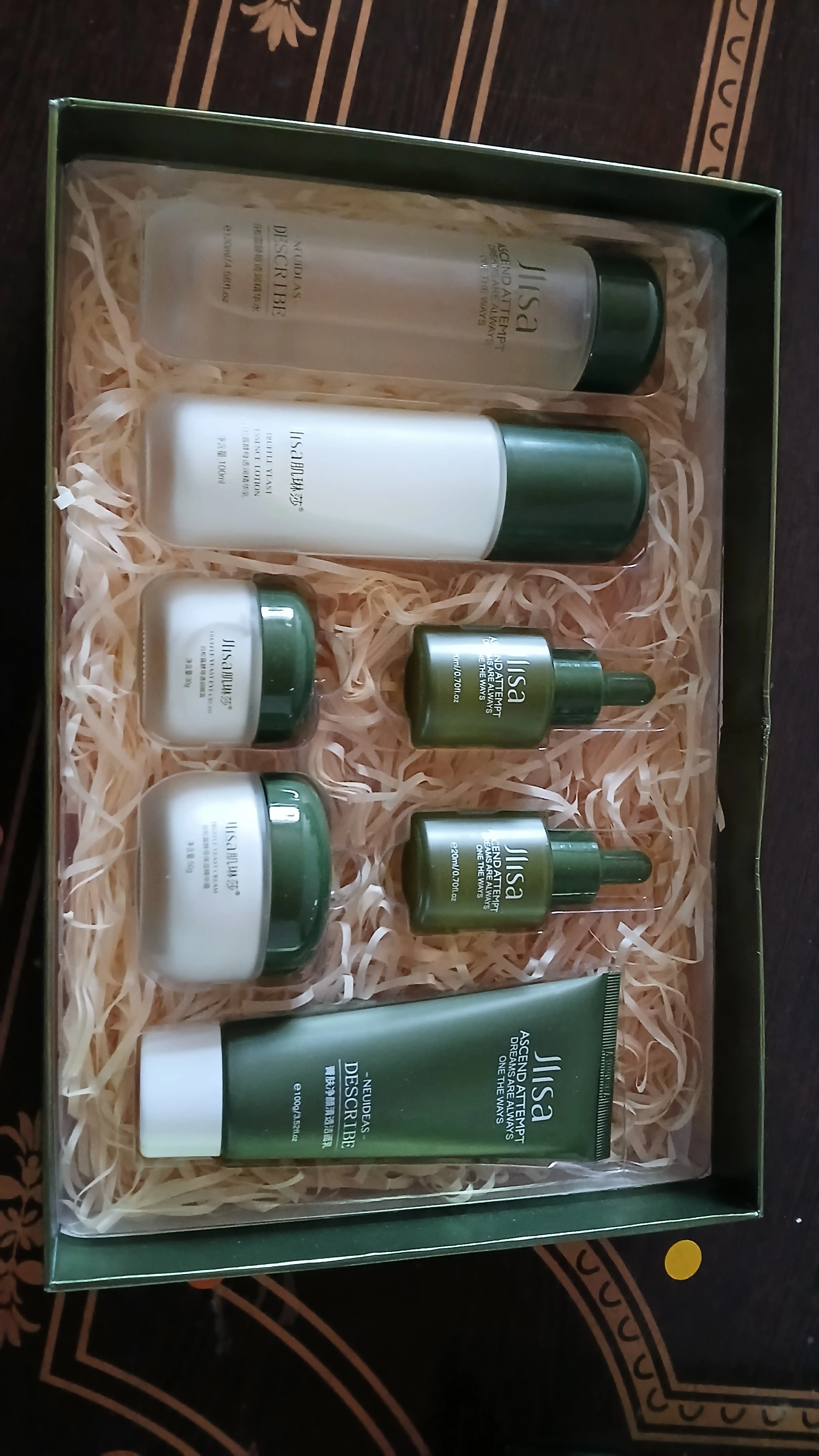 Yuzga uxod nabor, kosmetik to'plami JLISA, 7 si 1 da ajinlarga qarshi, ayollarga sovg'a