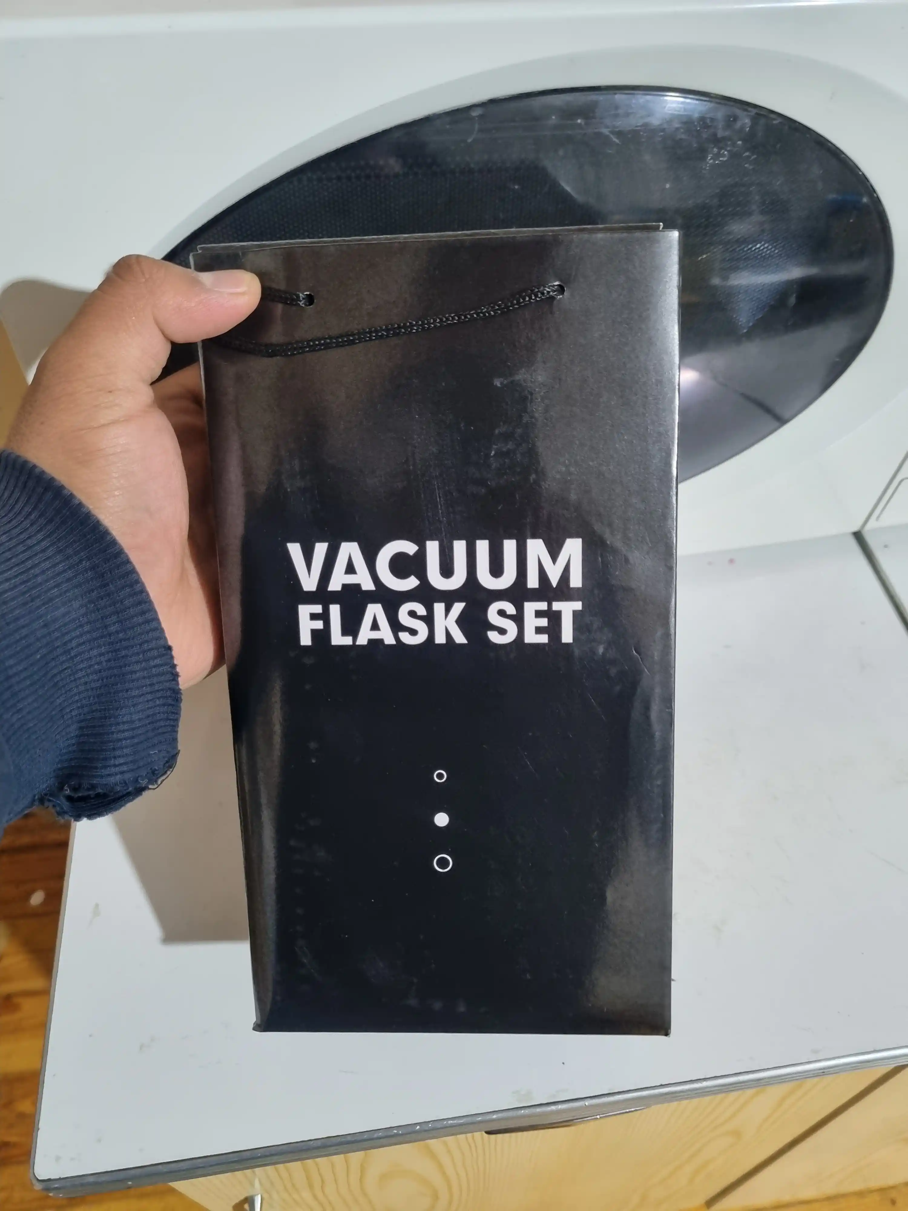 Termos - termokrujka, 3 piyoladan iborat sovg‘a to‘plami, 500 ml