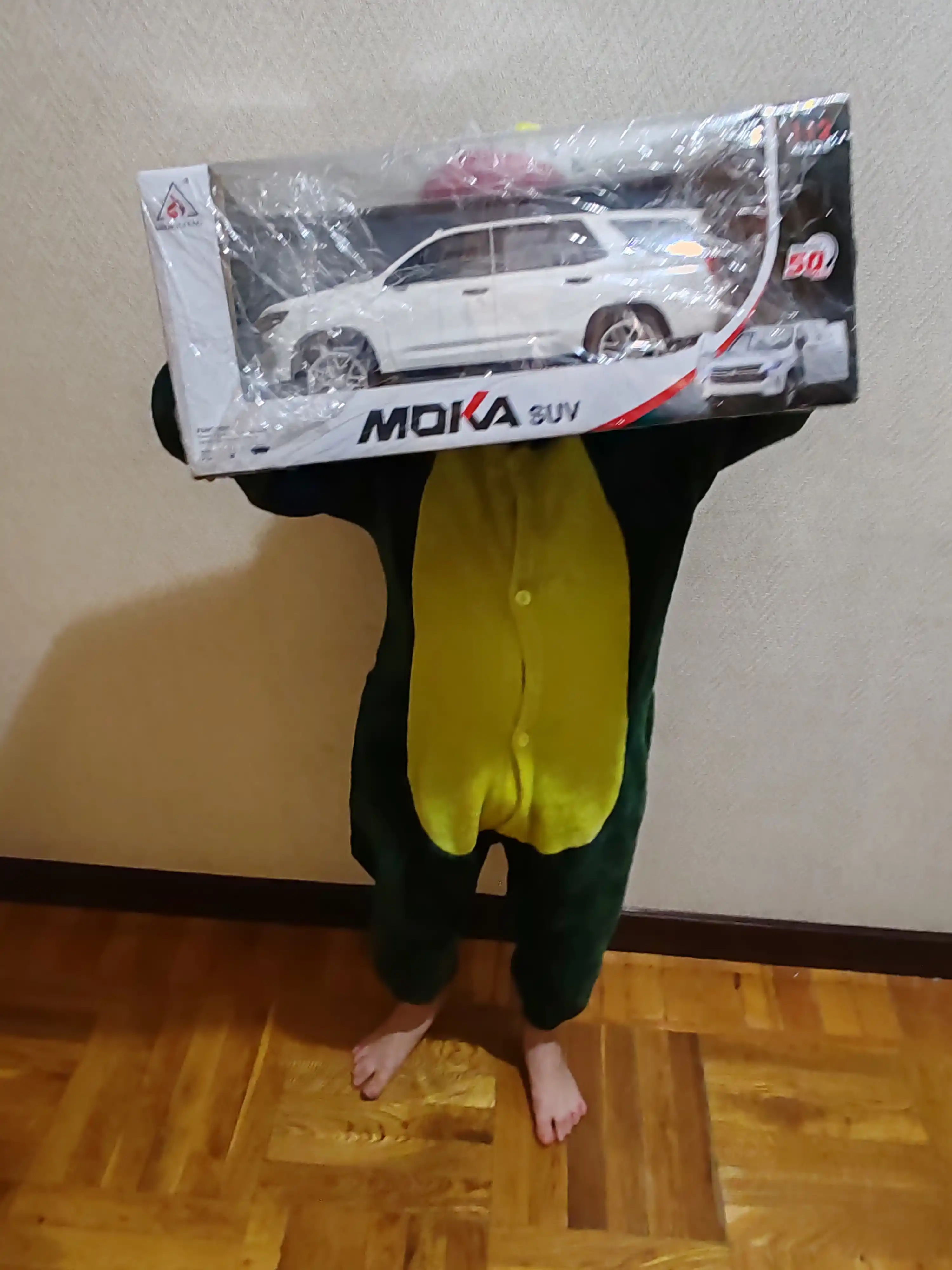 Машина на пульте управления, машина BYD Champion, Zeekr 001, Lexus 570, Chevrolet Tahoe