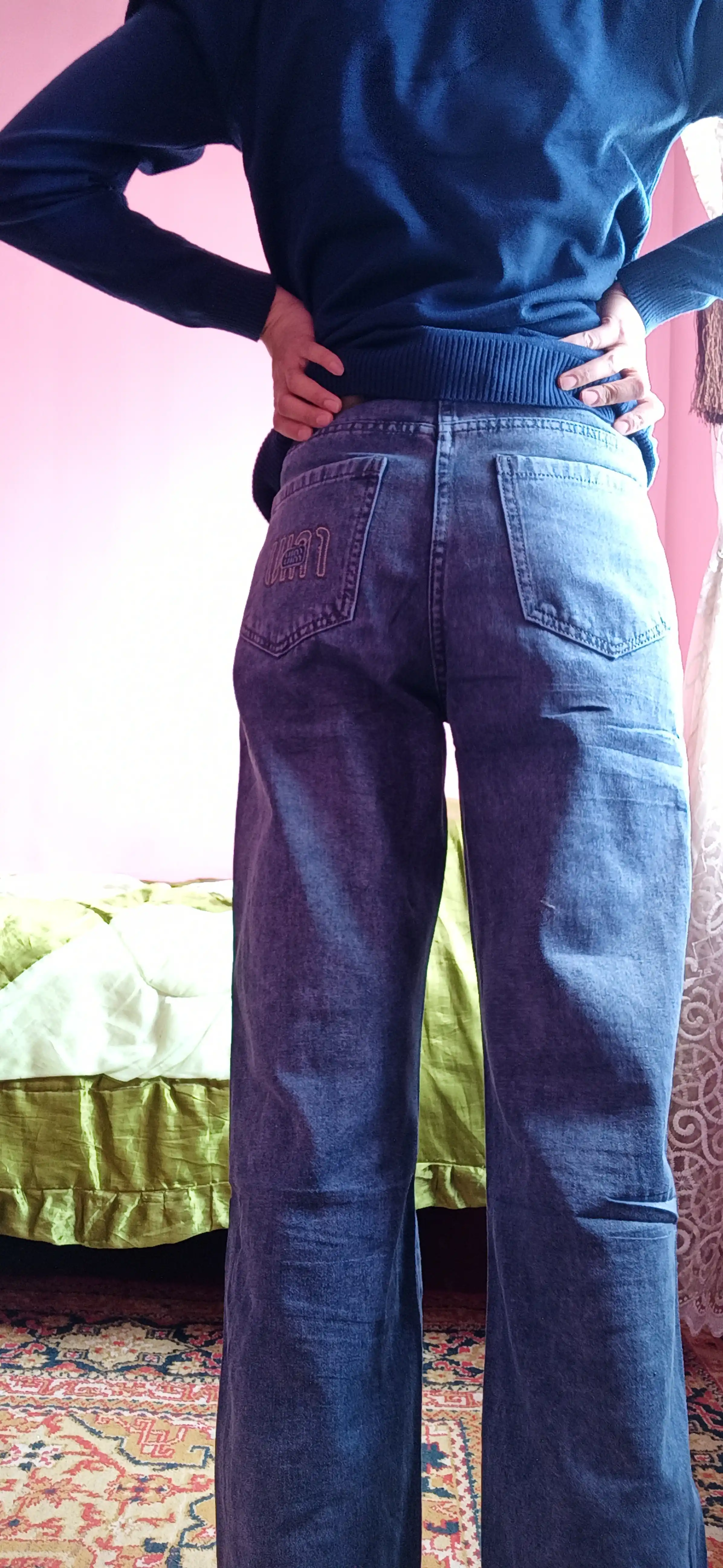 Ayollar jinsilari, keng oversize jinsilar