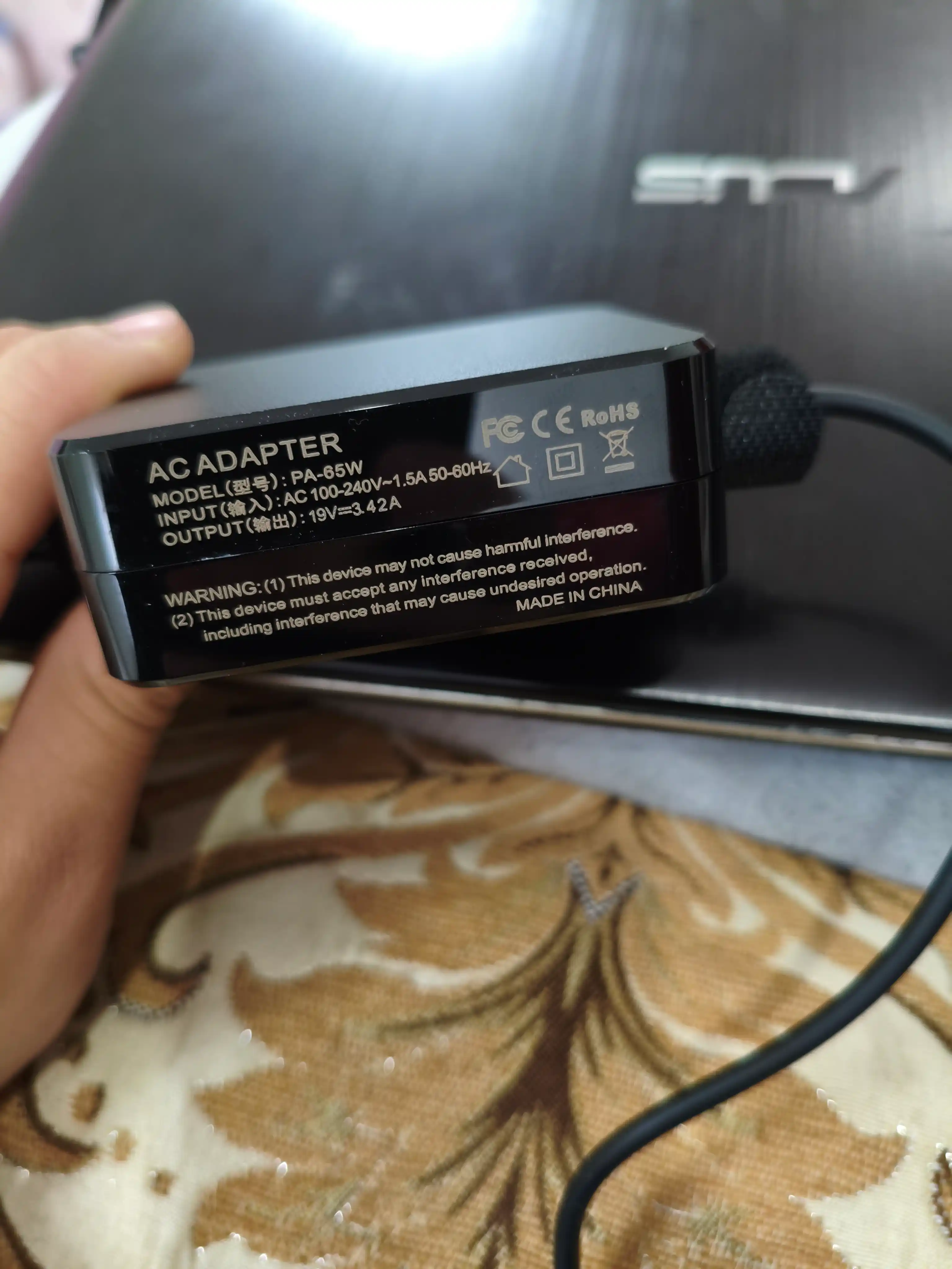 Asus Зарядное устройство для ноутбуков 65W – 4.0x1.35 mm, квадратный дизайн + подарок