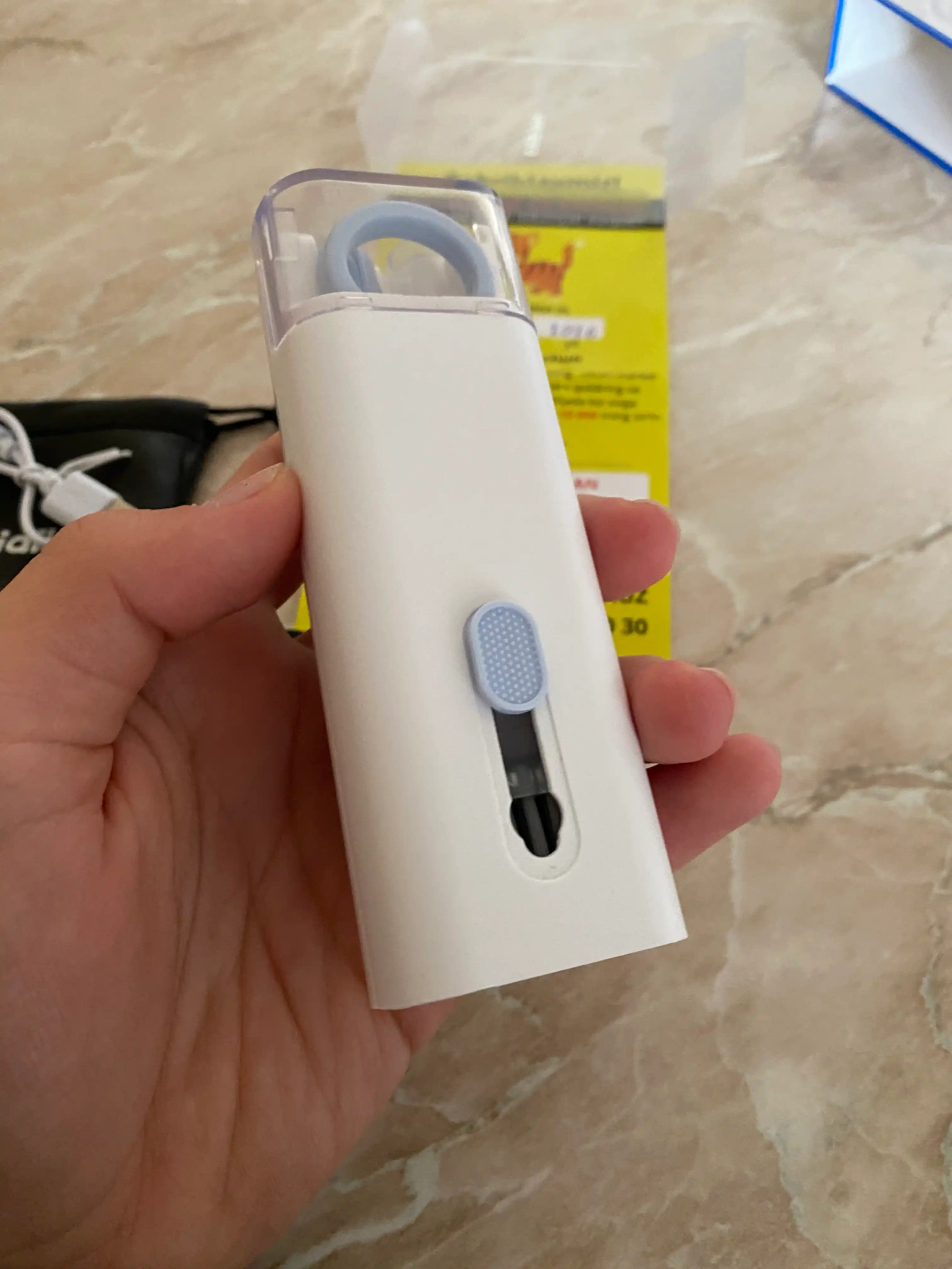 Набор для чистки гаджетов 7 в 1: наушников AirPods, клавиатуры, экрана телефона, ноутбука