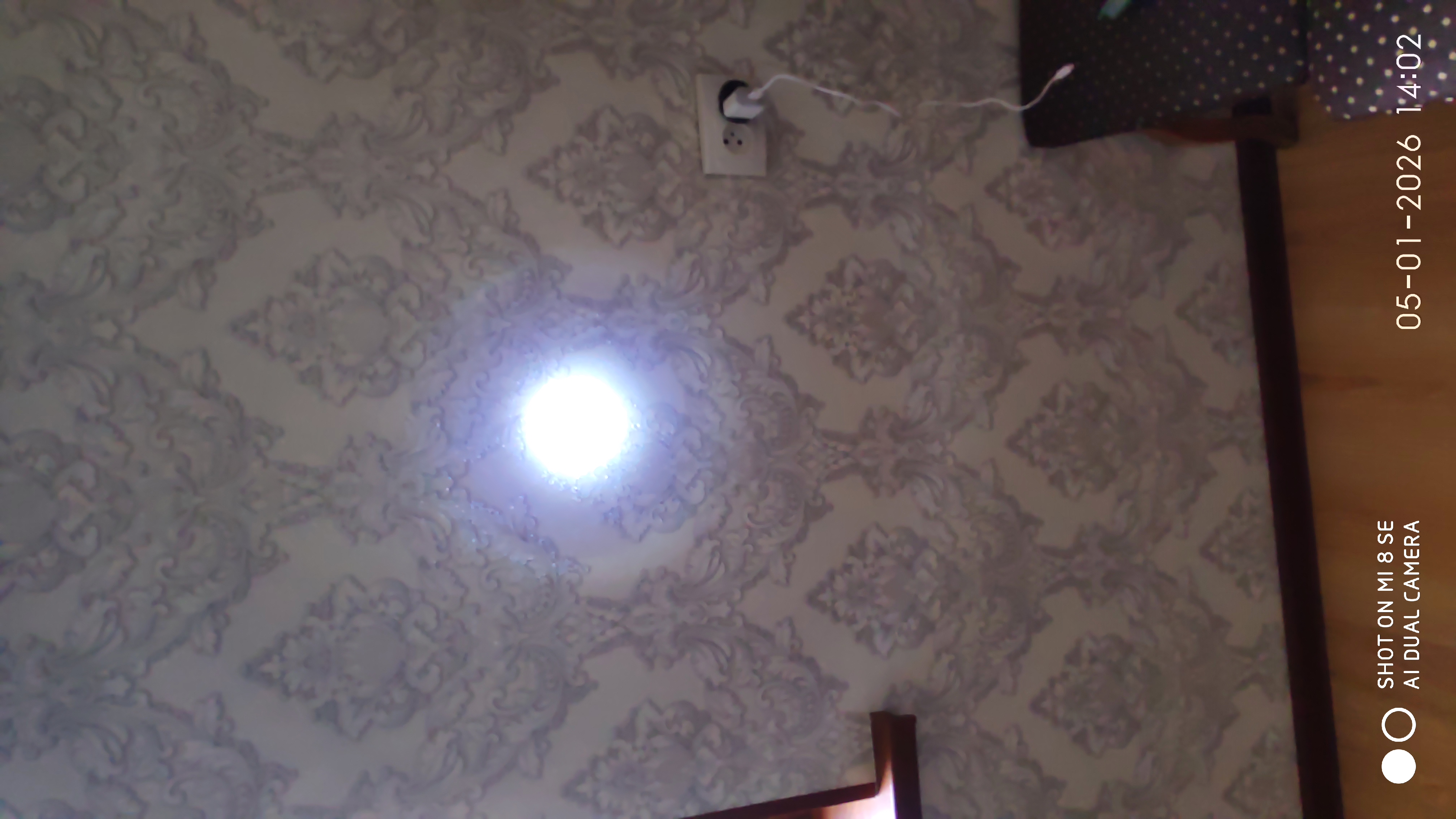 Mini LED fonar BX-P12 — suvga chidamli, taktik, sayohat va baliq ovlash uchun mos