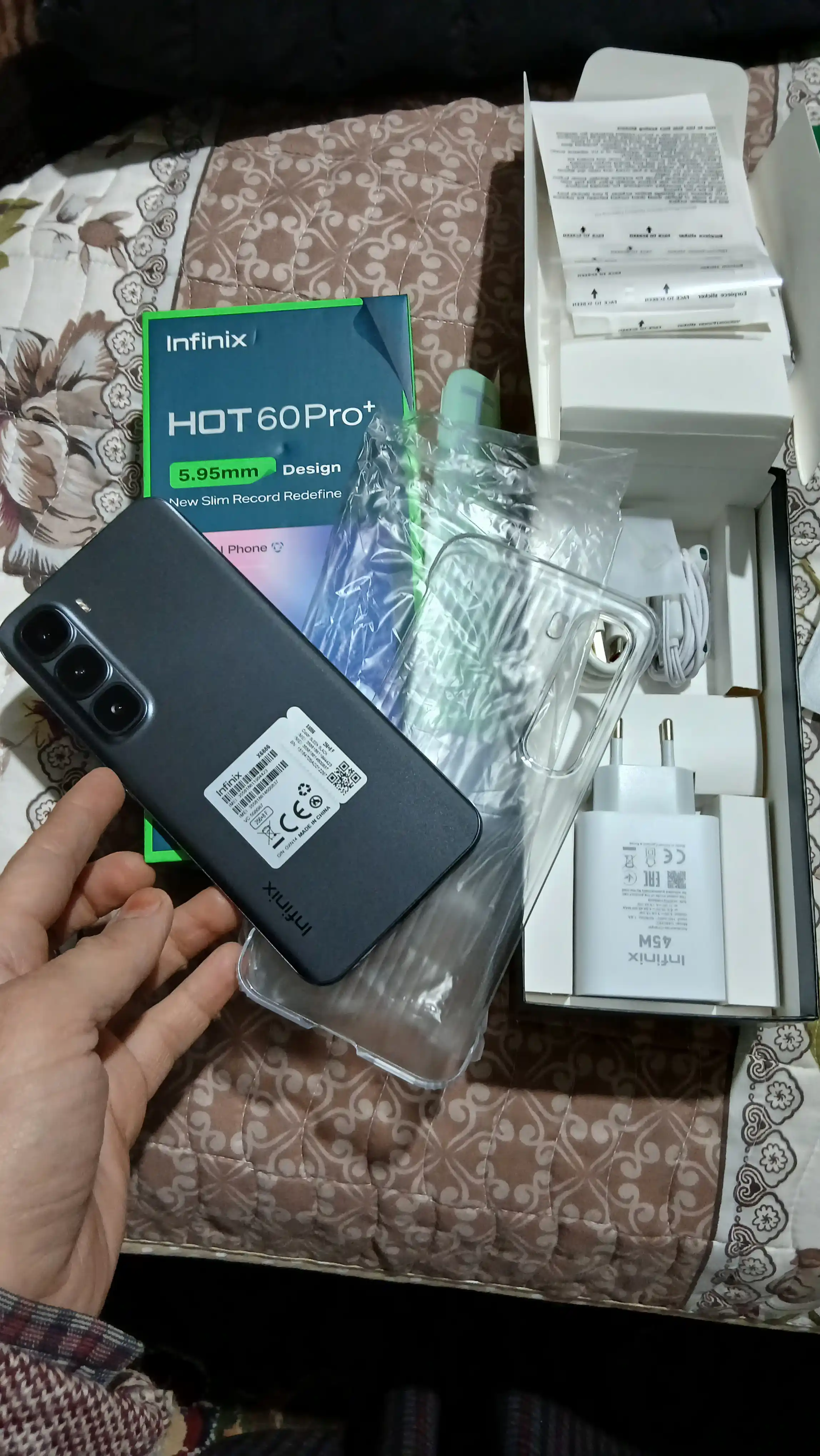 Смартфон Infinix HOT 60 Pro+, 8/256Гб, изогнутый 3D AMOLED 144 Гц, 50 МП, 5160 мА/ч, 45 Вт