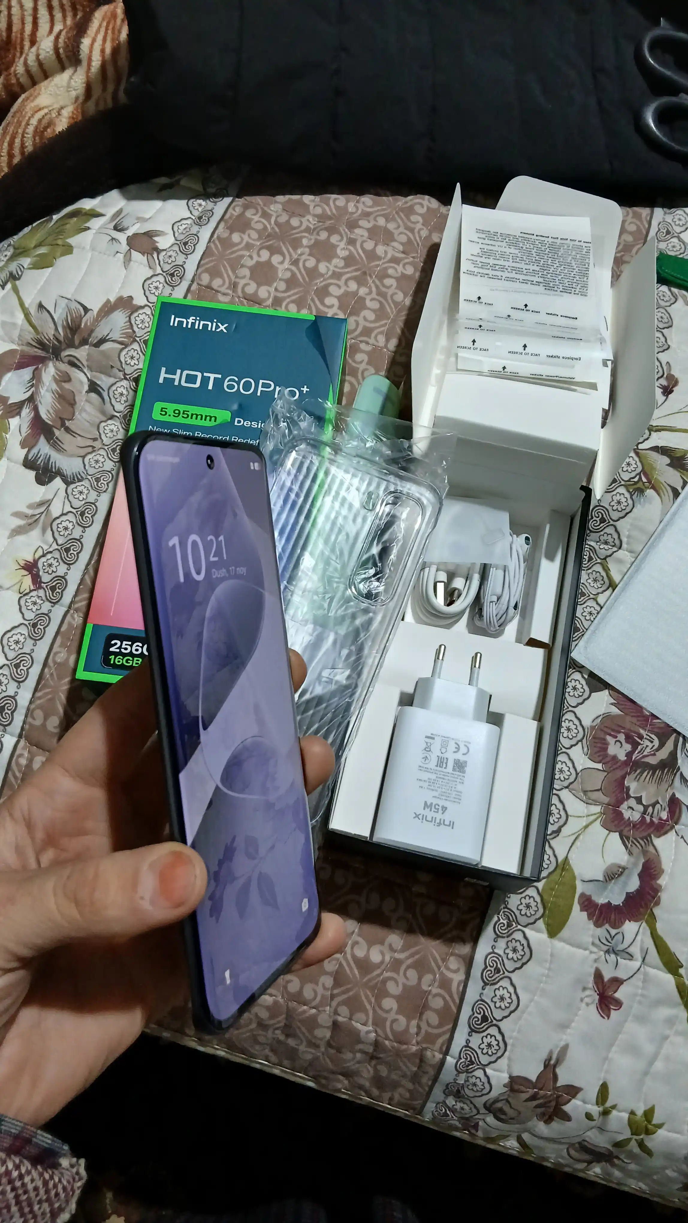 Смартфон Infinix HOT 60 Pro+, 8/256Гб, изогнутый 3D AMOLED 144 Гц, 50 МП, 5160 мА/ч, 45 Вт