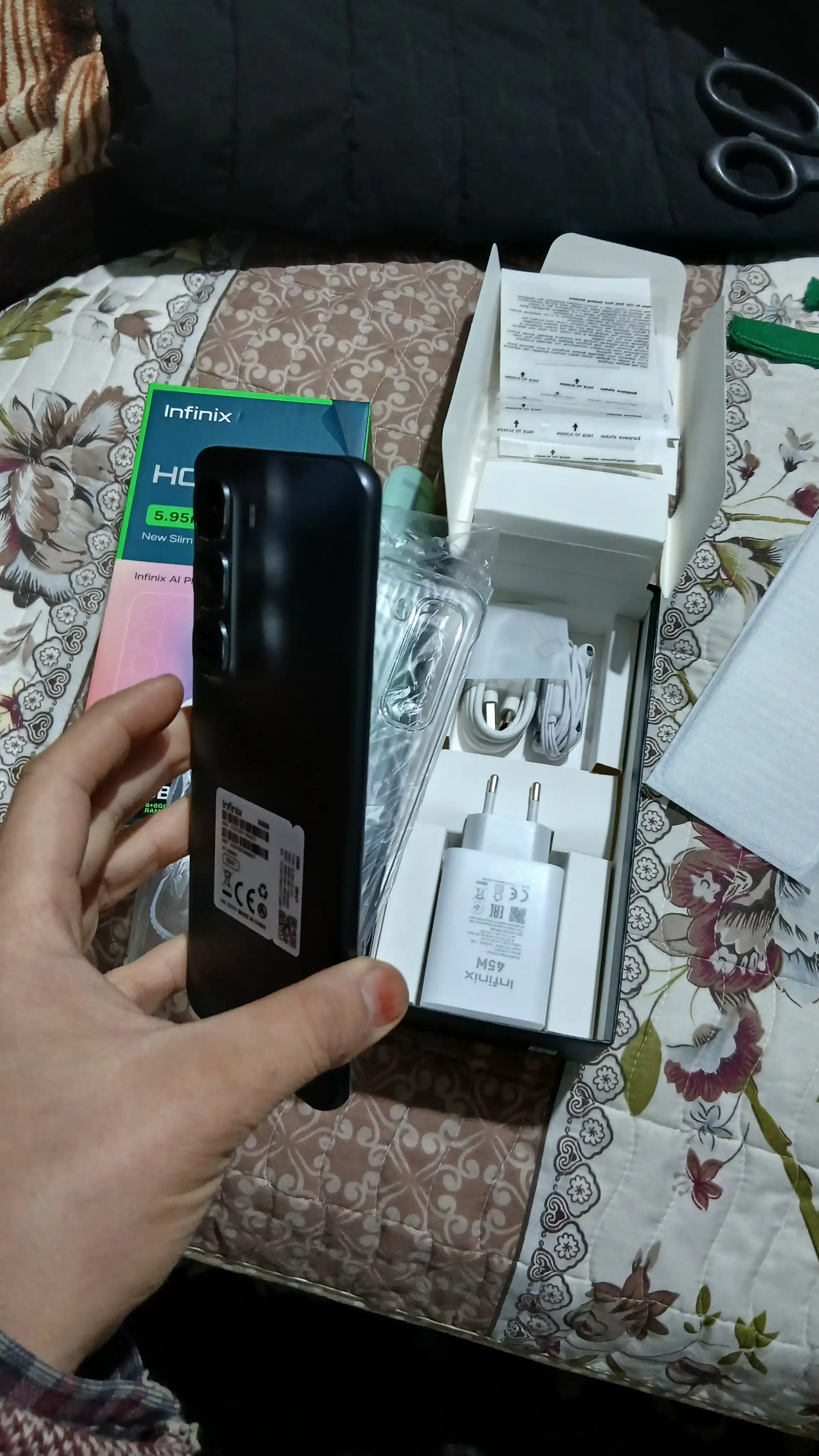 Смартфон Infinix HOT 60 Pro+, 8/256Гб, изогнутый 3D AMOLED 144 Гц, 50 МП, 5160 мА/ч, 45 Вт
