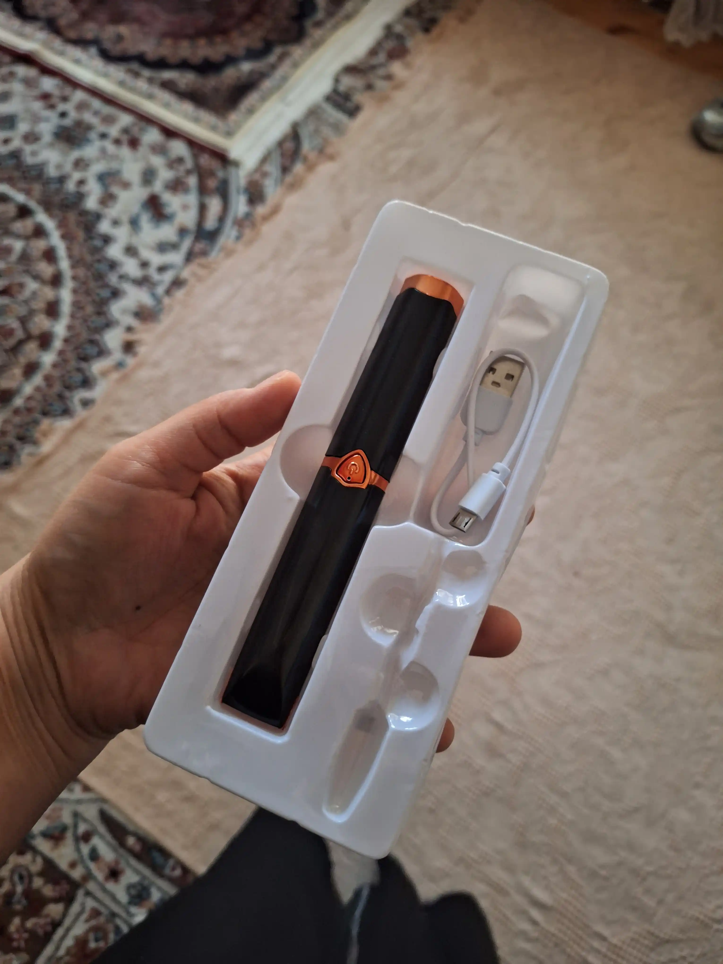 Kipriklarni jingalak qilish uchun elektr qisqich