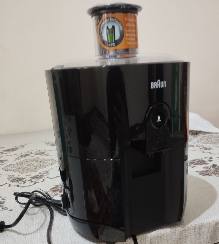 Sharbat chiqargich Braun SJ3100BK, markazdan qochma, 500 Vt, meva va sabzavotlar uchun