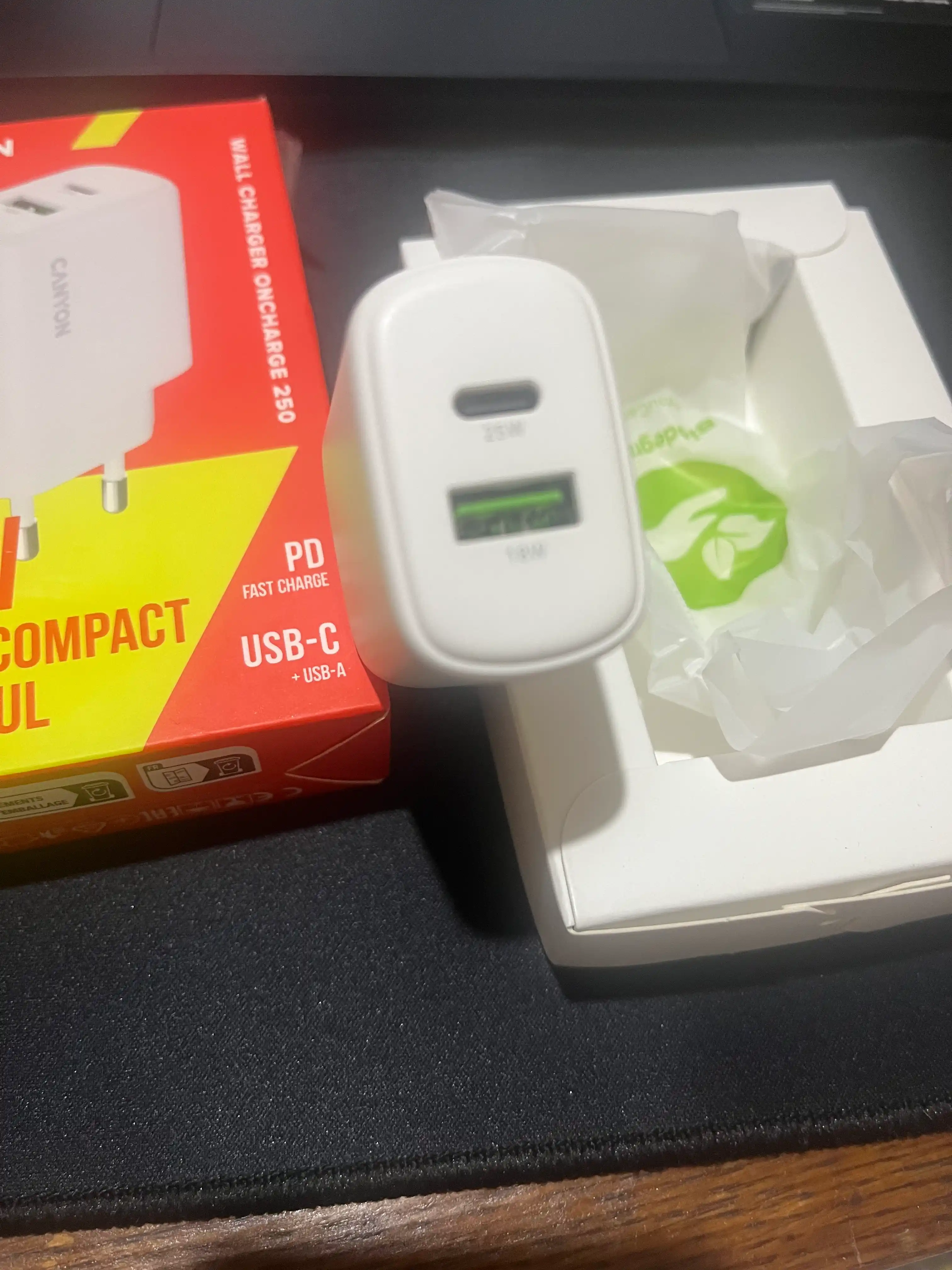 Iphone uchun universal zaryadlash qurilmasi, 20 Vt adapter, ikkita type-c va USB-A portli