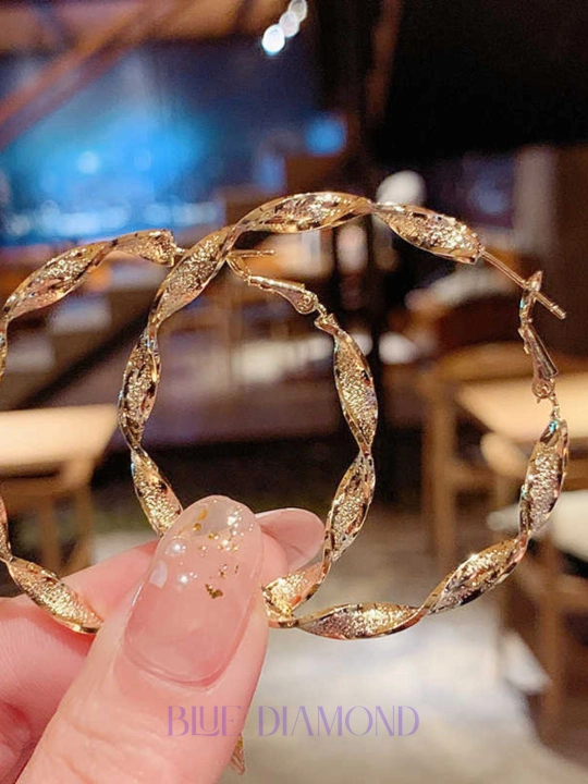 Серьги для женщин