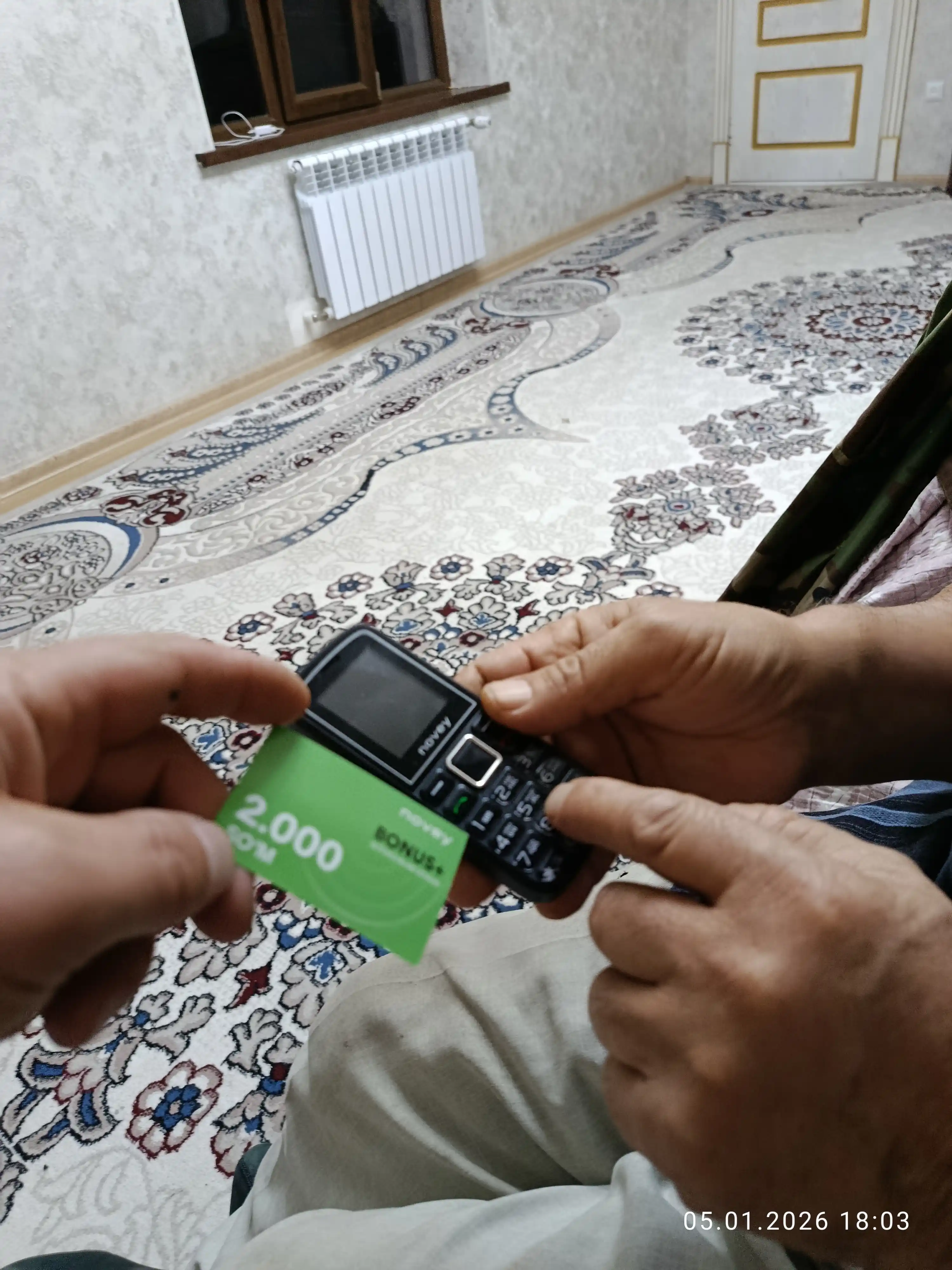 Novey 106 knopkali telefon, kamerasiz, 1 SIM, 4 rang