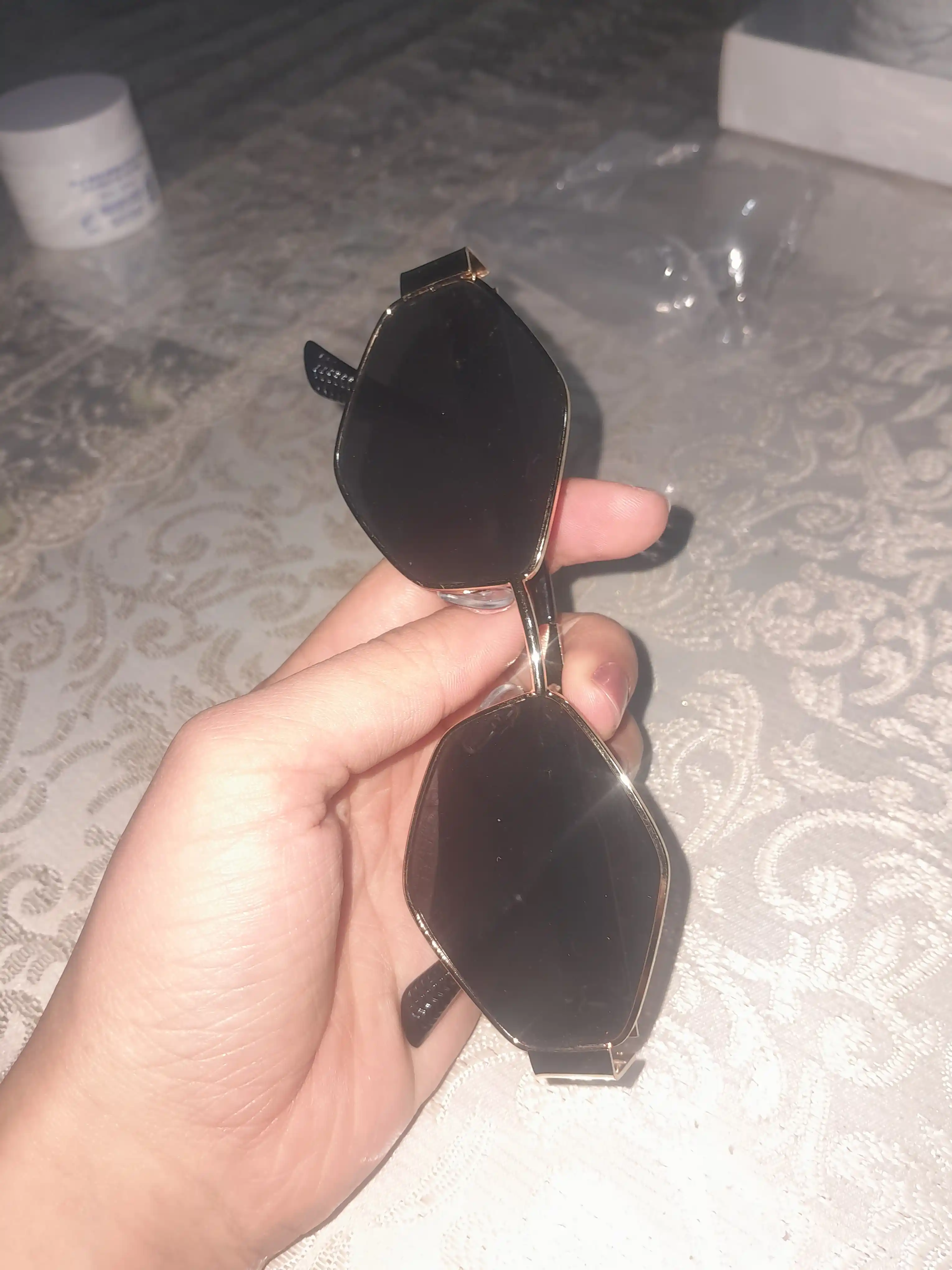 MiuMiu Qizlar va Ayollar ko‘zoynagi, ultrabinafsha nurlardan himoyalangan