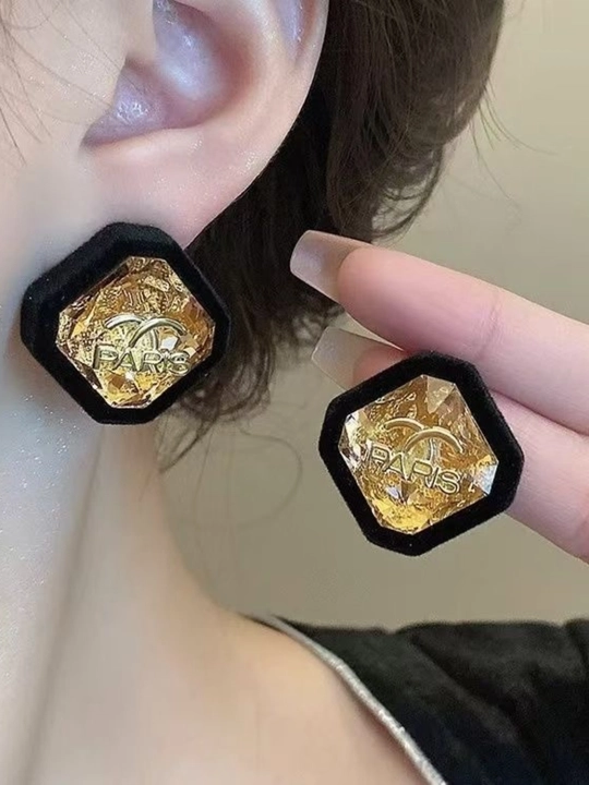 Бархатные черные серьги 