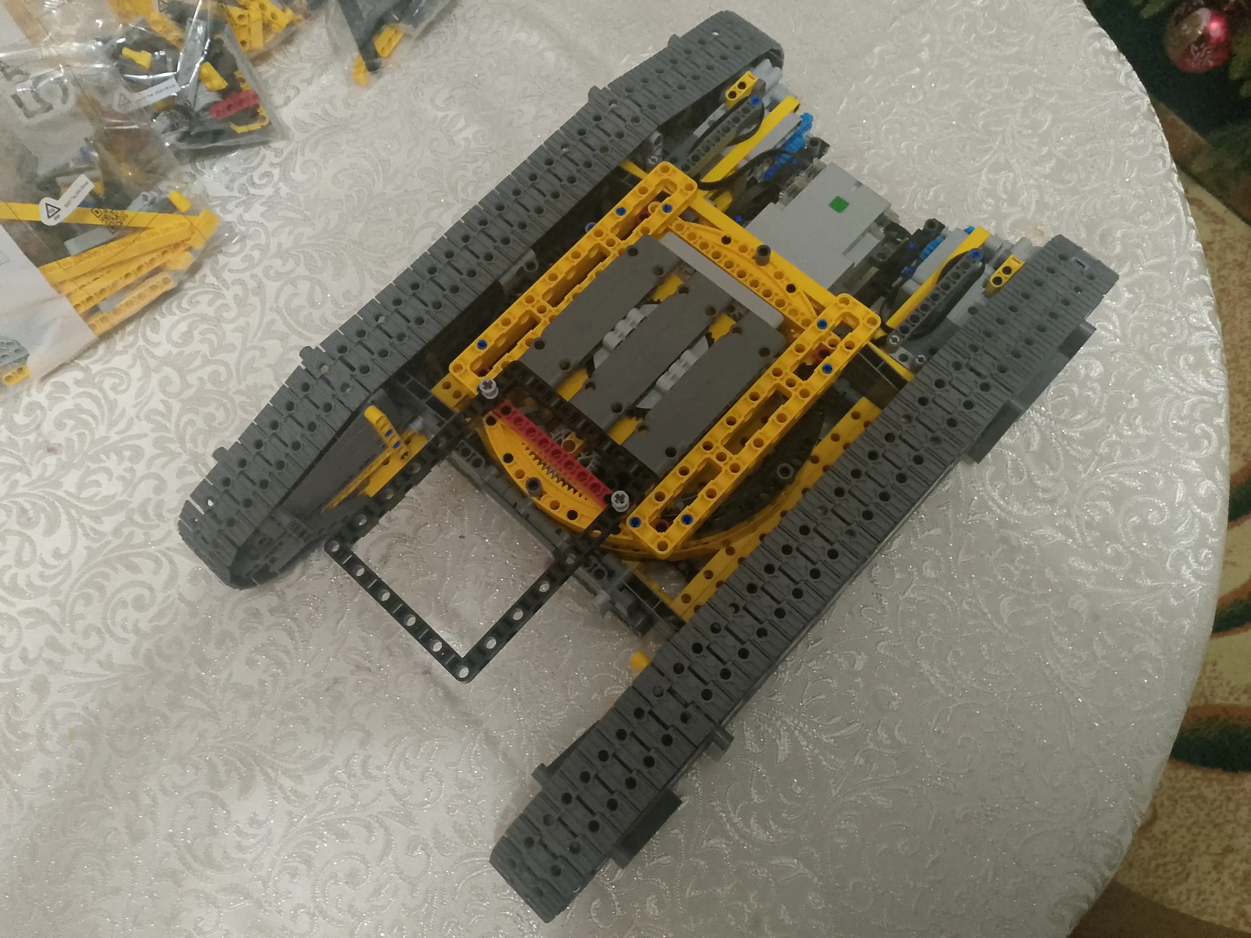 LEGO Technic 42146 Liebherr LR 13000 g‘ildirakli krani konstruktori, 2883 dona