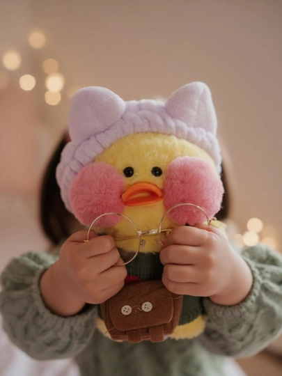 Мягкая игрушка утёнок с аксессуарами, в одежде и с сумочкой — TEDDY07-ORDAK-ЖЕЛТ
