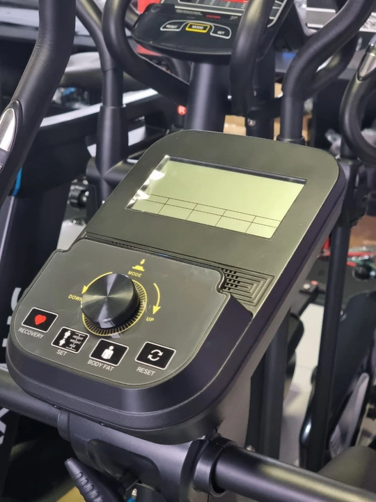 Axelus Velo AX0017 — велотренажёр с маховиком 6 кг, 8 уровней нагрузки и пульсом