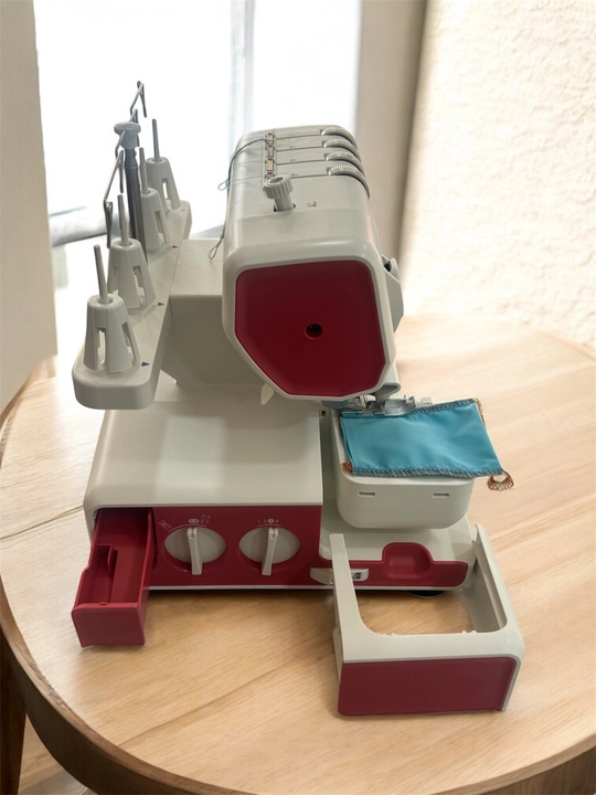 Оверлок  TRIO DREAMLOCK 664 PLUS