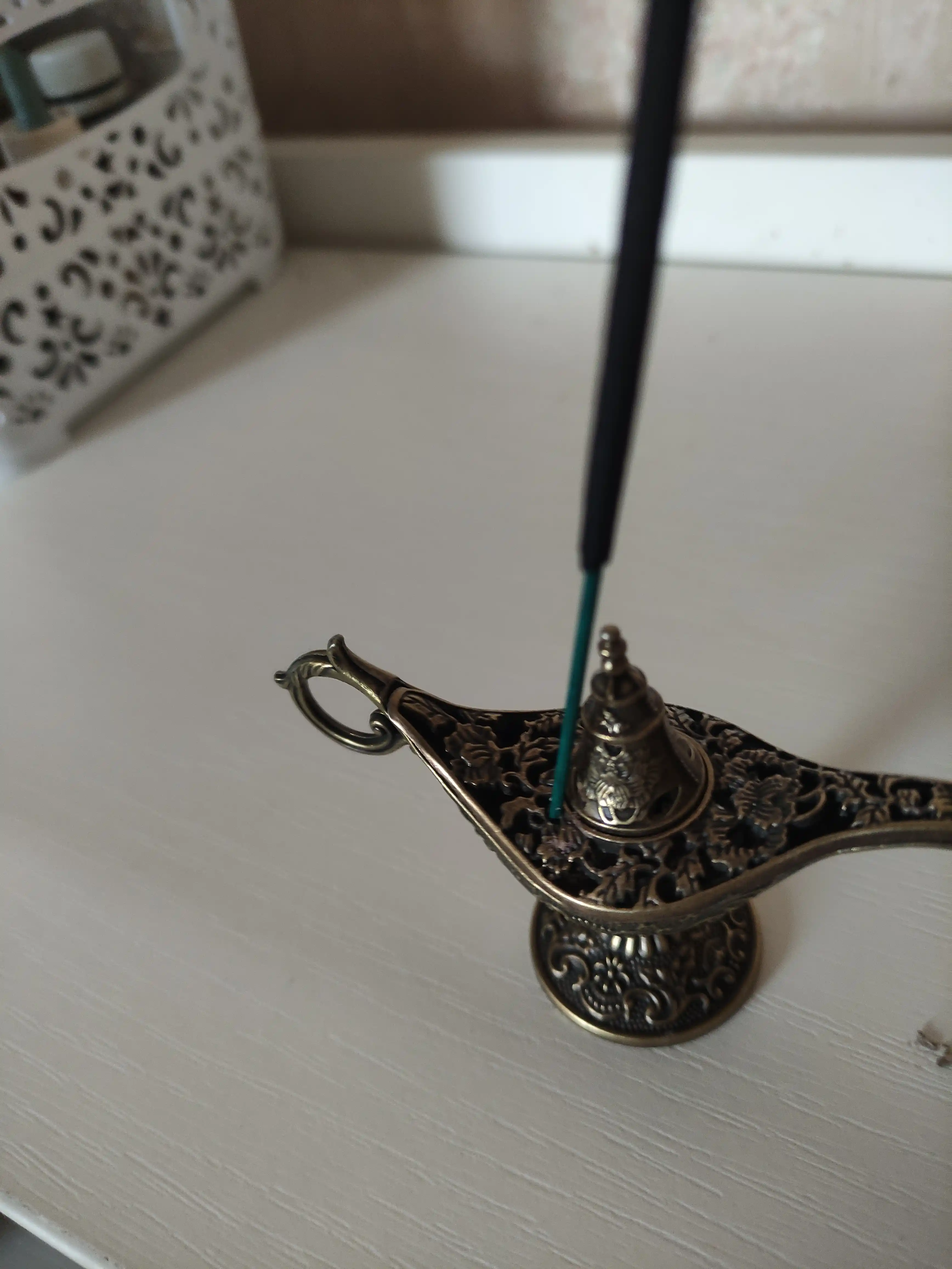 Tutatqi uchun taglik "Aladdin chirog'i"