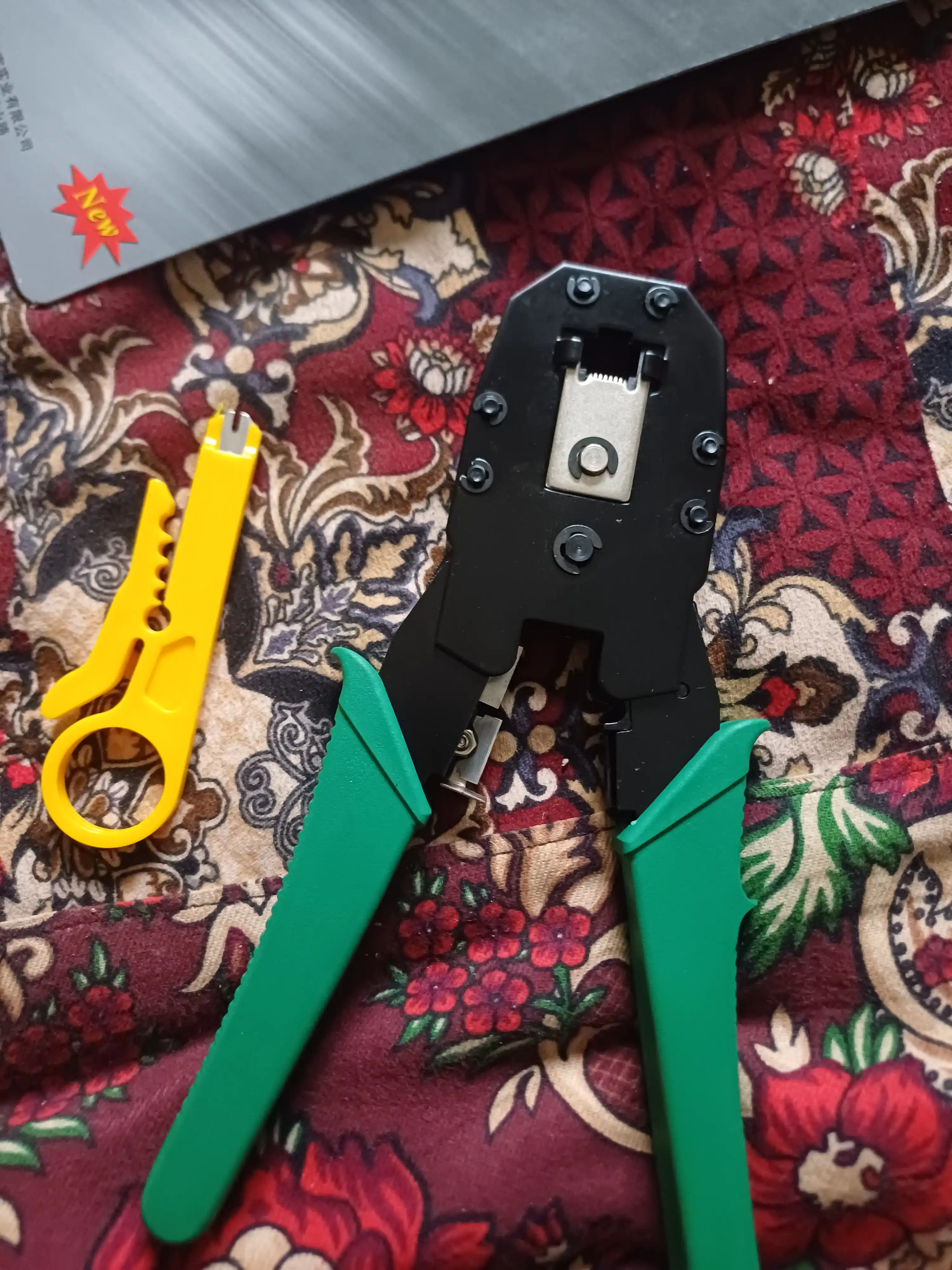 Simlar, kabellarni qisish uchun RJ-45, RJ-11, RJ-12 qisqich asboblari, krimper