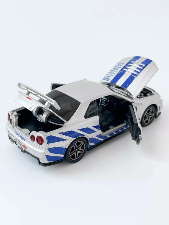 Модель Nissan GTR-34 Skyline, масштаб 1/32, железная, звуковая, светящиеся и открывающиеся