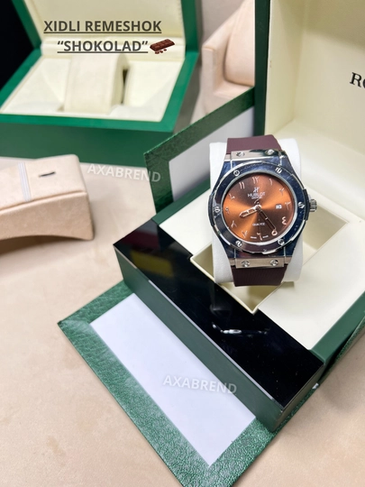 Часы Hublot мужские ремешок с запахом "шоколад" с индикатором даты в подарочной коробке — CLEANNE-NEWHUBLOTXIDLI-КОРАЛЛМЕЛ