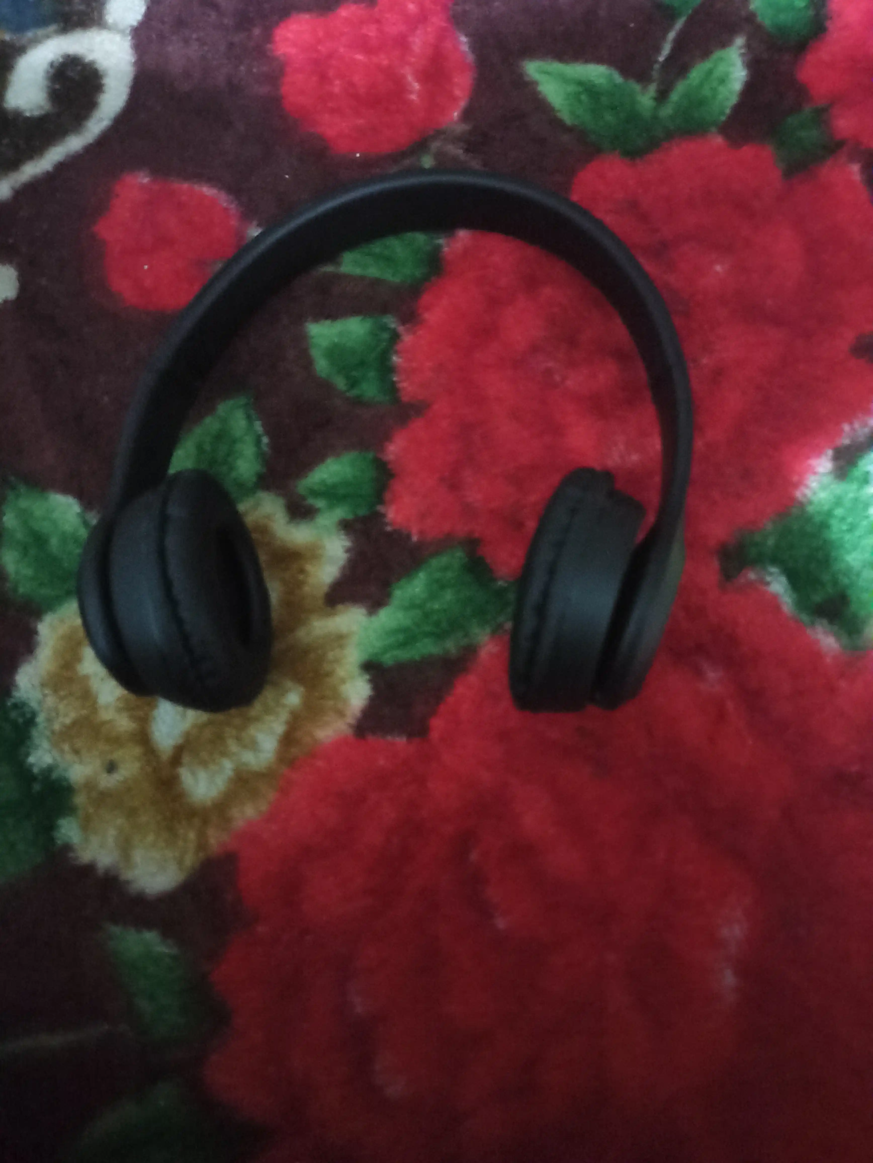 Simsiz Bluetooth quloqchinlar P47, mikrofon, radio va fleshka uyasi bilan