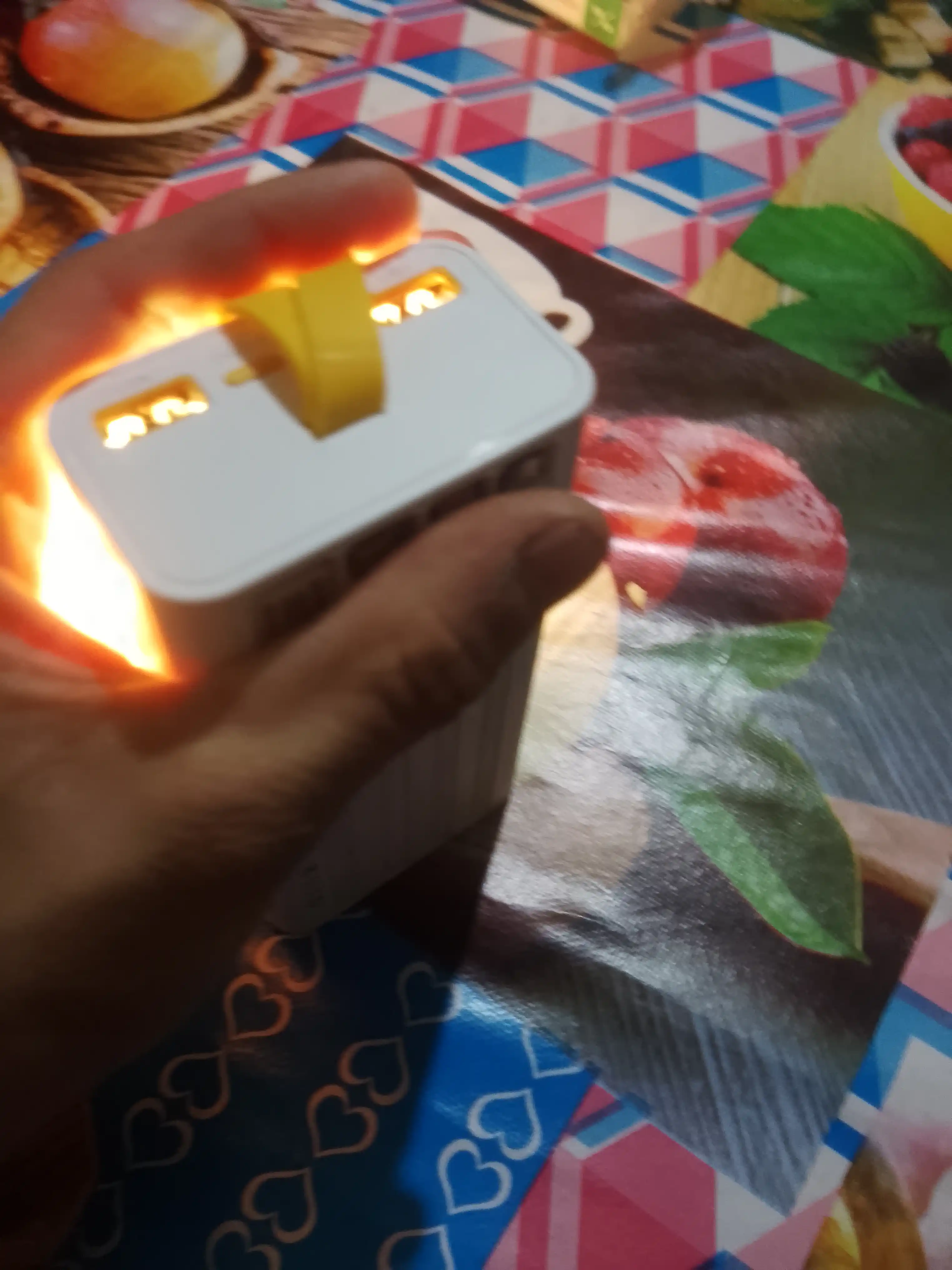 Chiroqli 2026 yuqori tezlikdagi quvvatlash bloki, 4 ta 66-22,5 Vt kabel